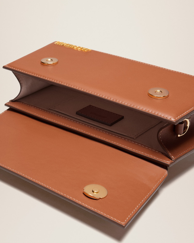 JACQUEMUS Le Chiquito long outlook