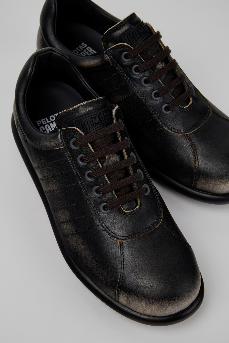 Gray Leather Shoes for Men. 3