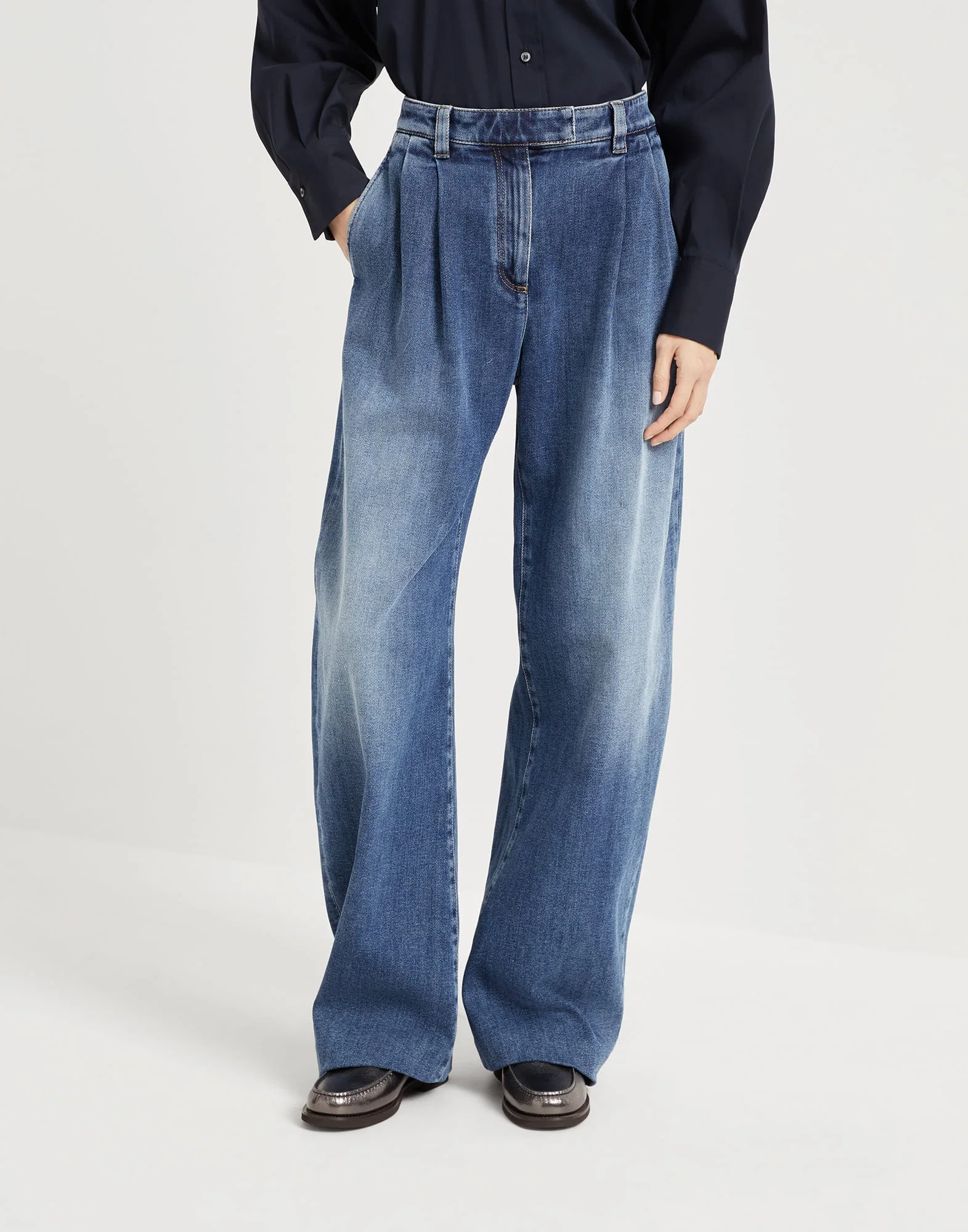 Comfort cotton denim loose curved trousers with monili - 1