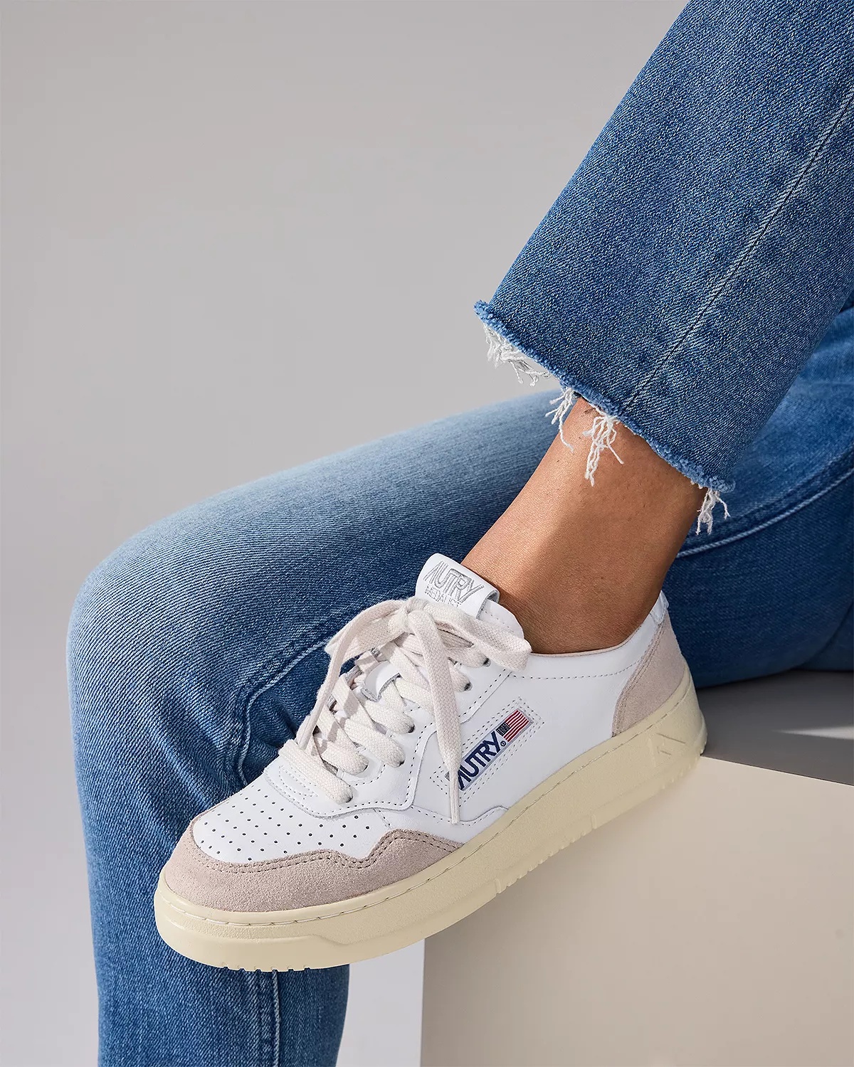 Women's Medalist Low Top Sneakers - 2