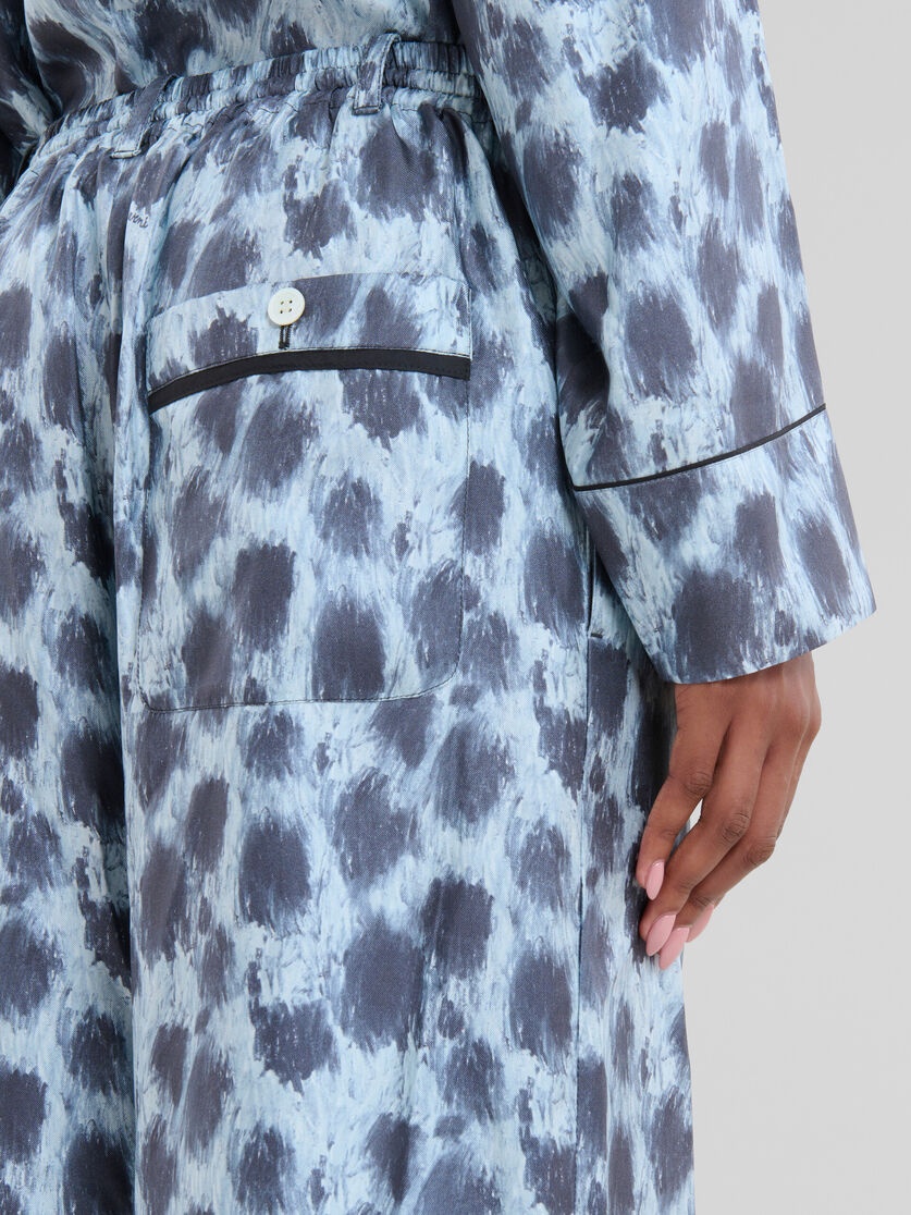 LIGHT BLUE SILK PALAZZO TROUSERS WITH CRAYON LEOPARD PRINT - 4