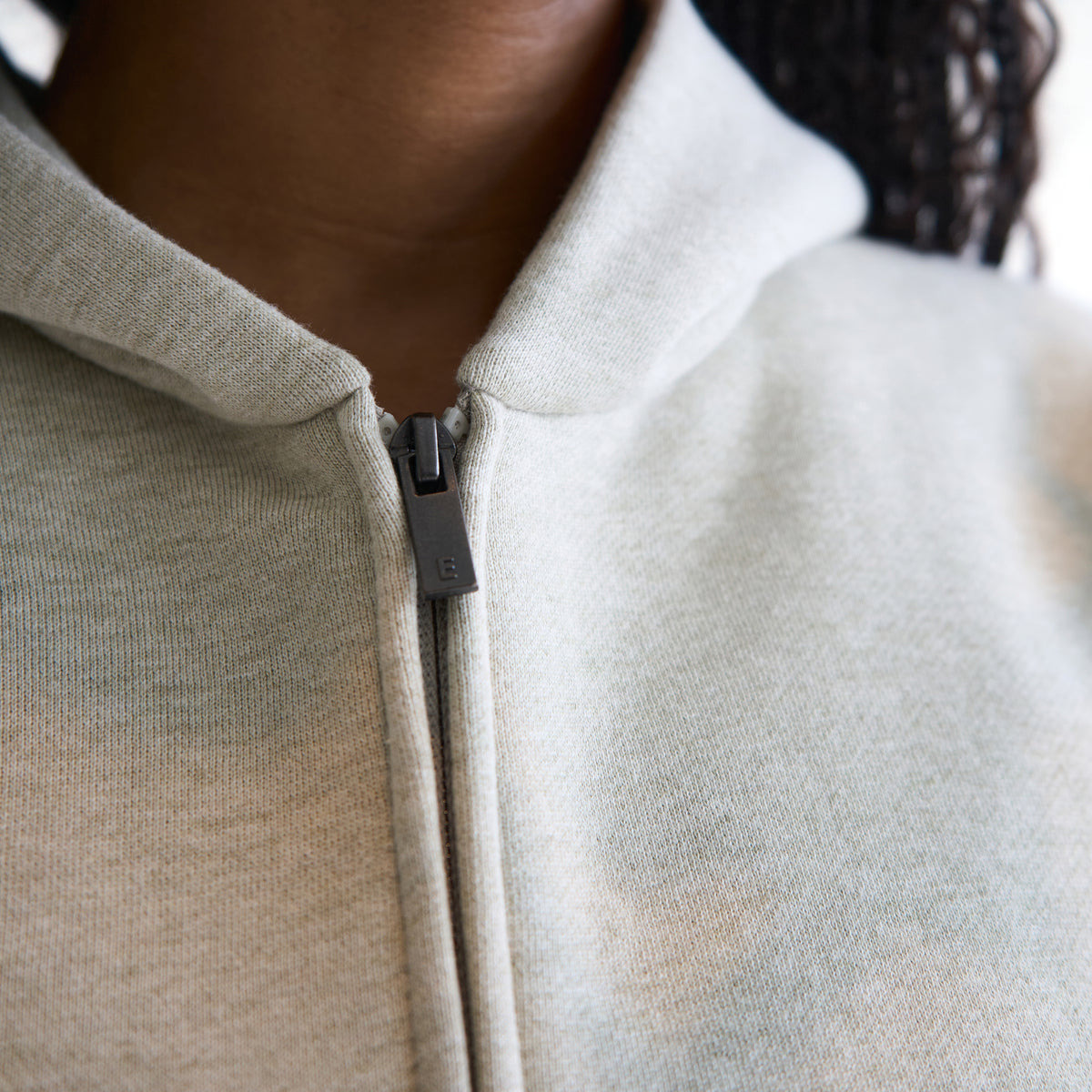CLASSIC FIT FLEECE ZIP-UP HOODIE (HEATHER STONE) - 5