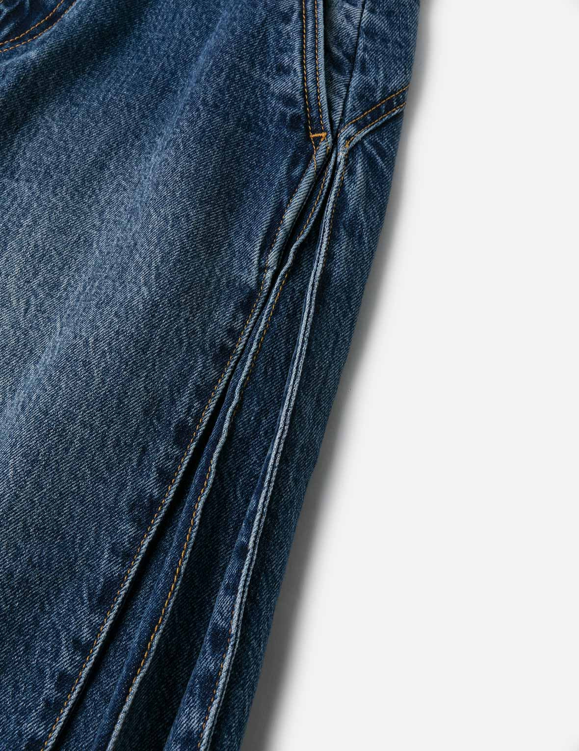 Seagull Embossed Fashion Fit Pleated Denim Shorts - 8