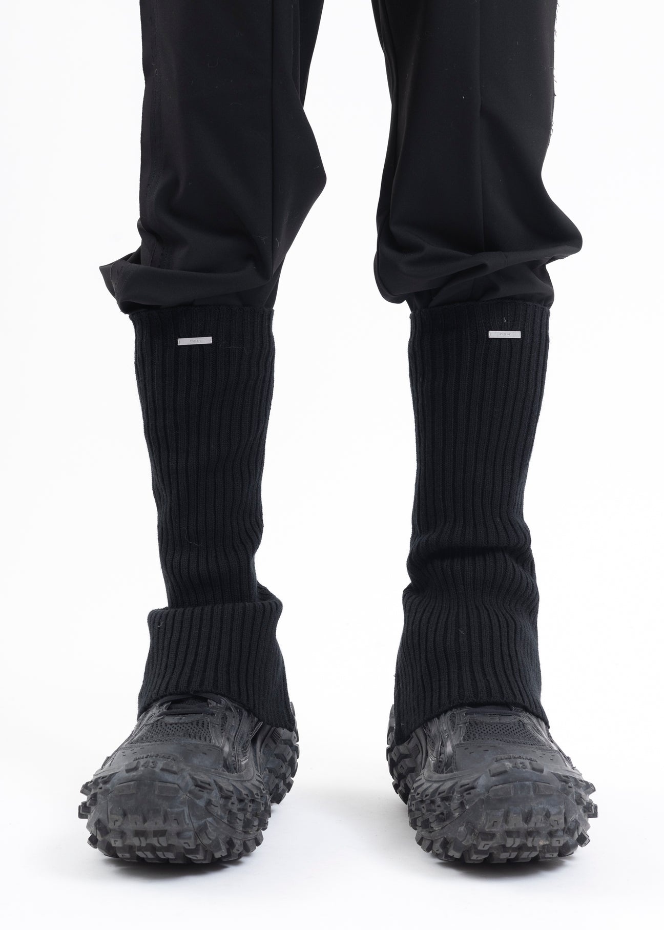 BLACK ZIPPERED LEG SLEEVES - 3