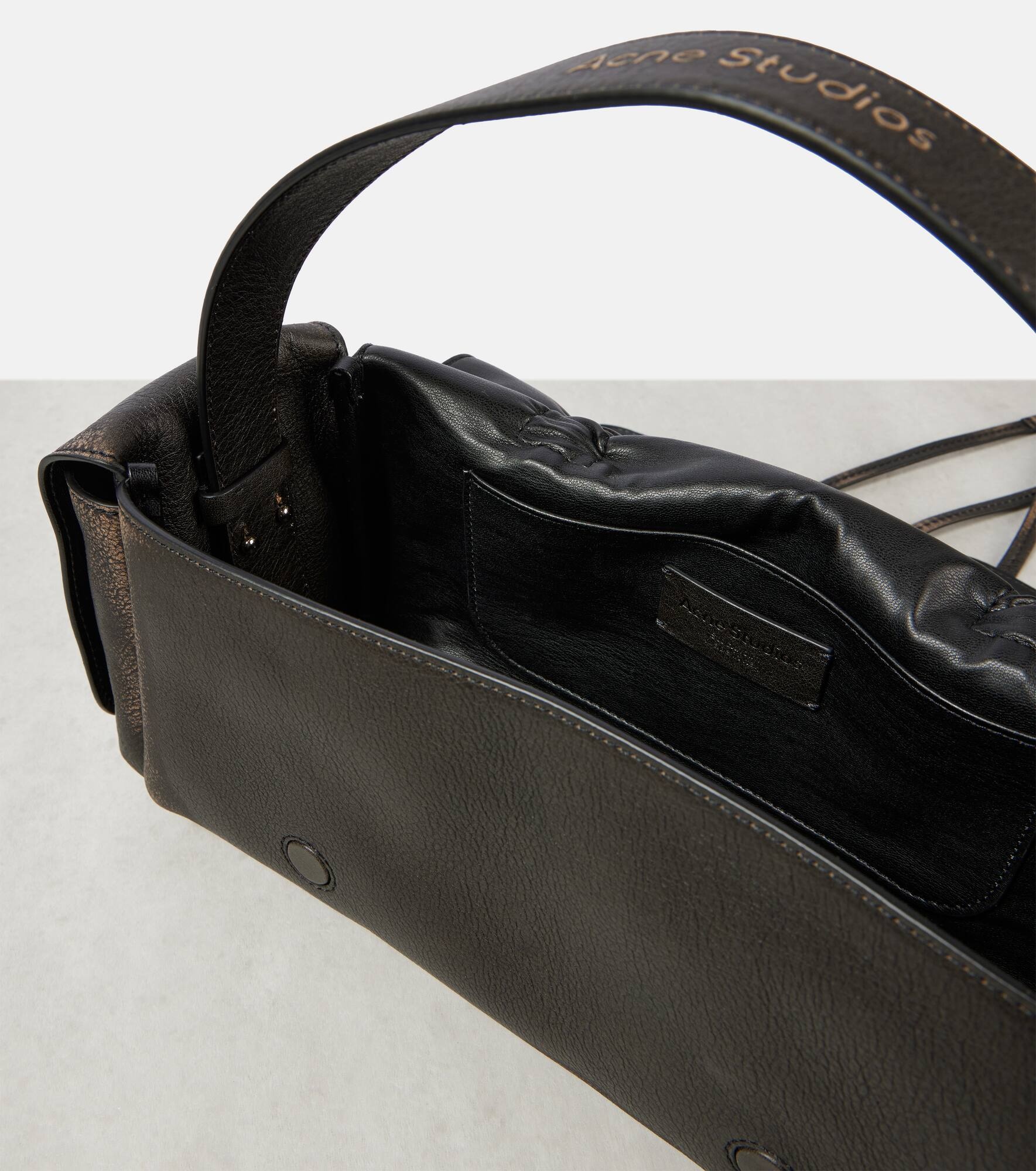 Multipocket leather shoulder bag - 3