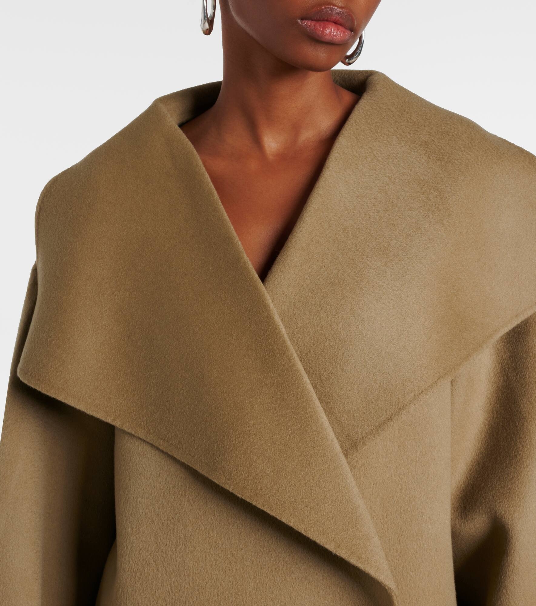 Signature wool and cashmere coat - 6