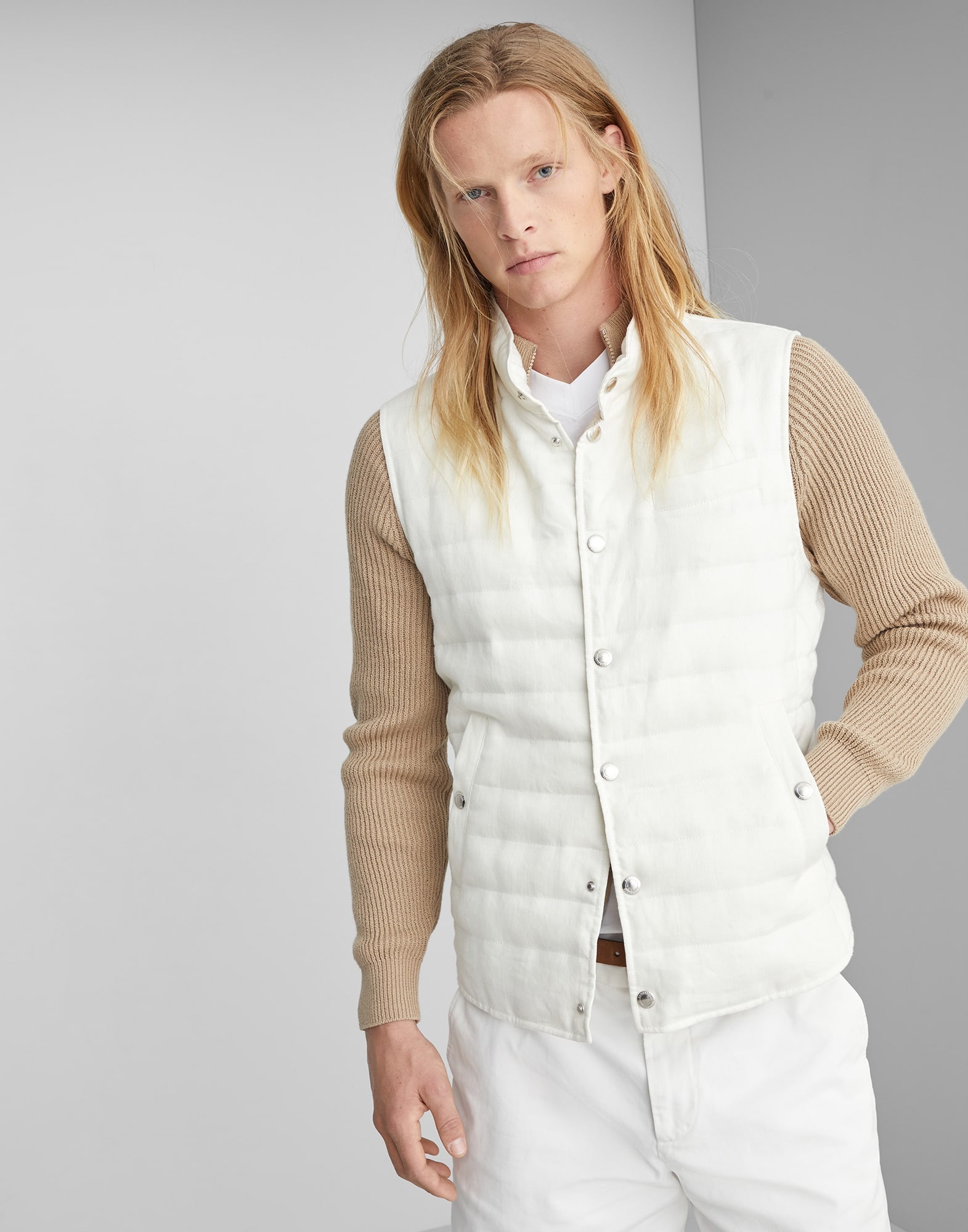 Denim-effect linen lightweight down vest - 1