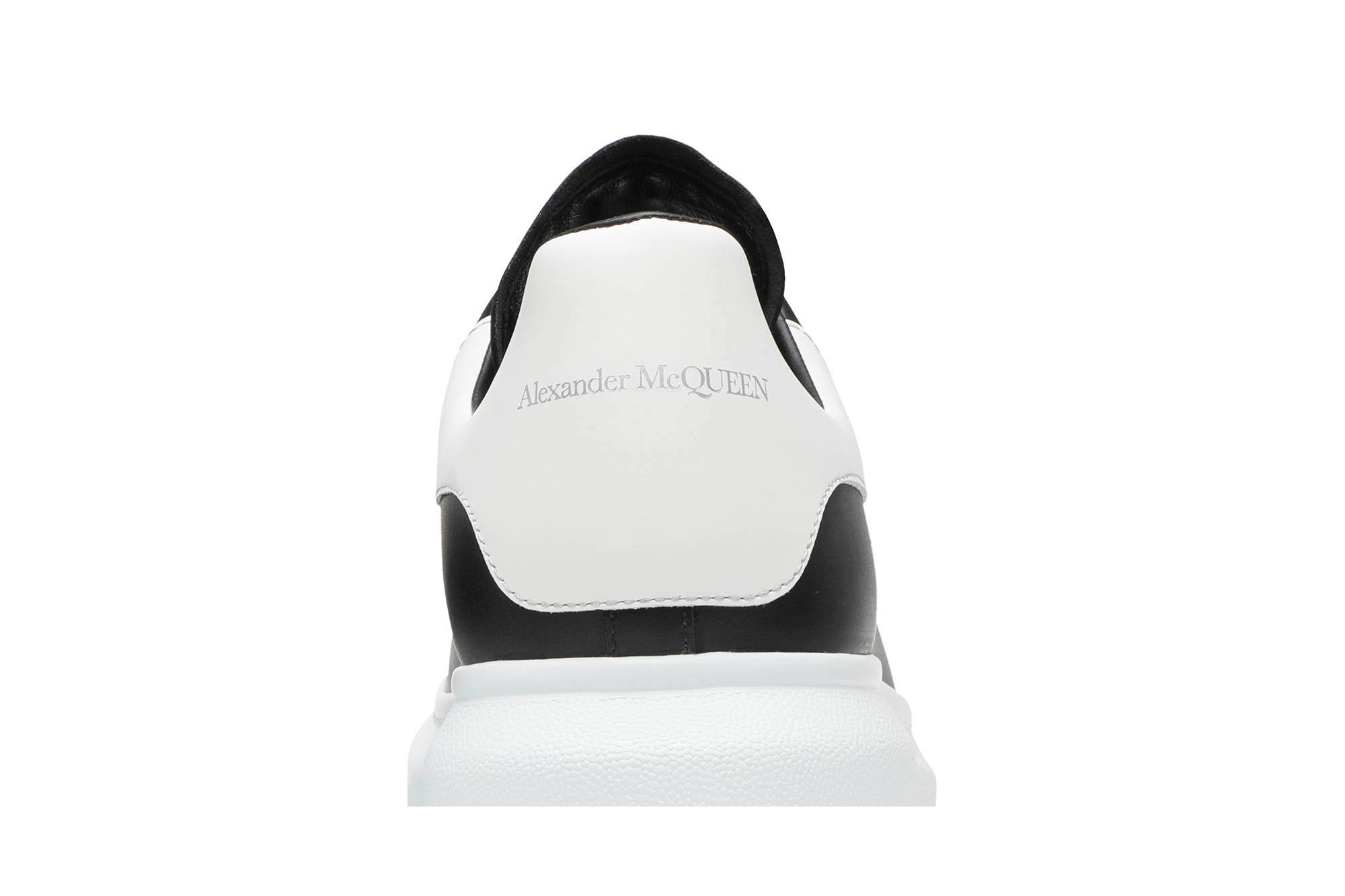 Alexander McQueen Wmns Oversized Sneaker 'Black White' - 7