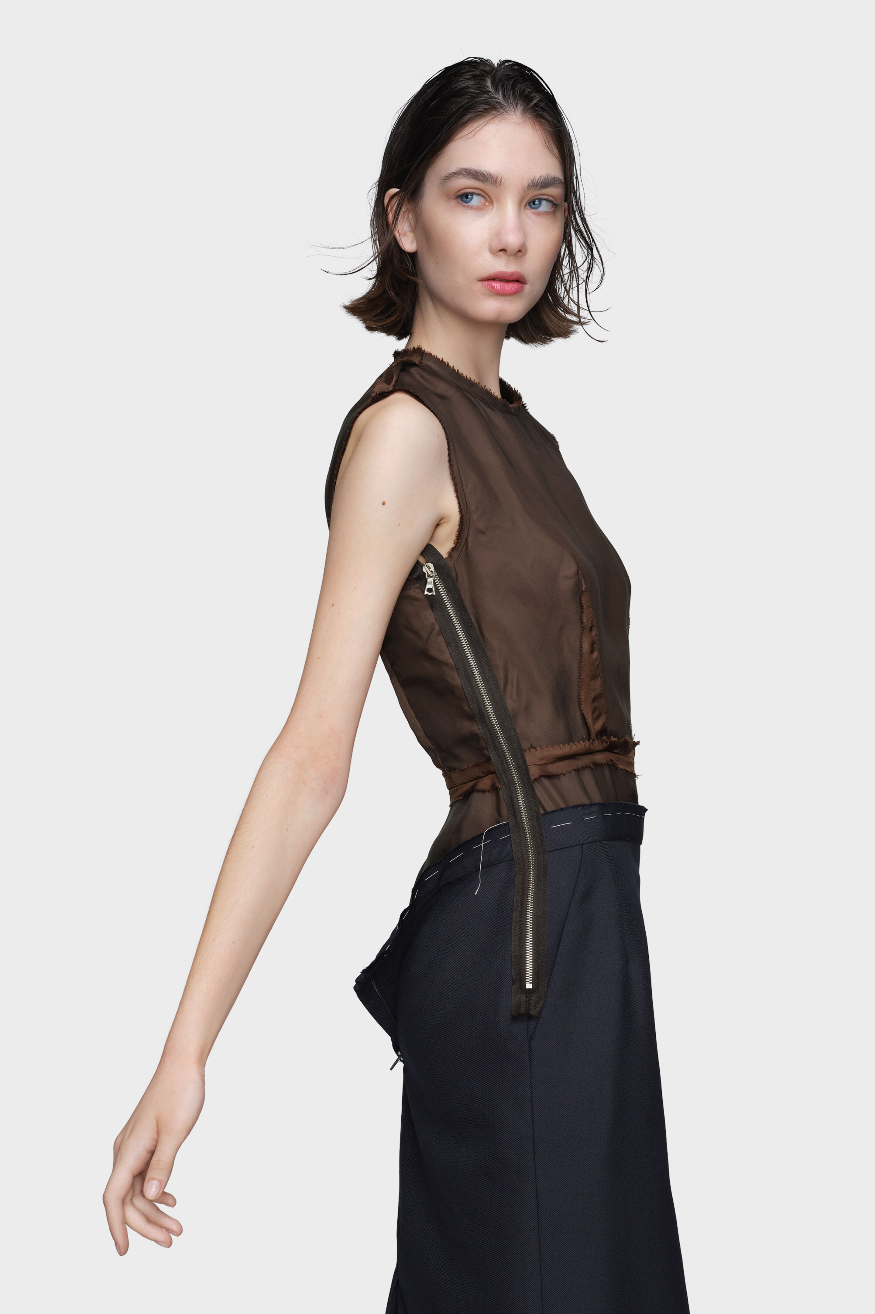 Sleeveless dress - 6