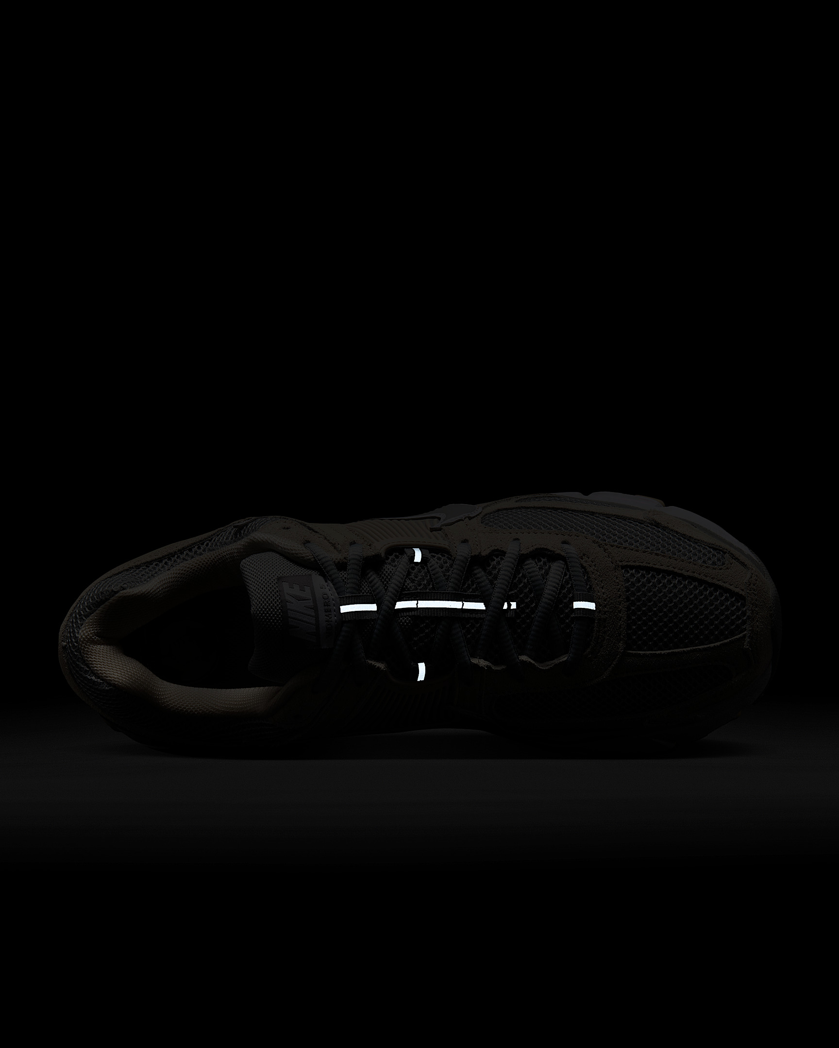 Nike Zoom Vomero 5 Men's Shoes - 9