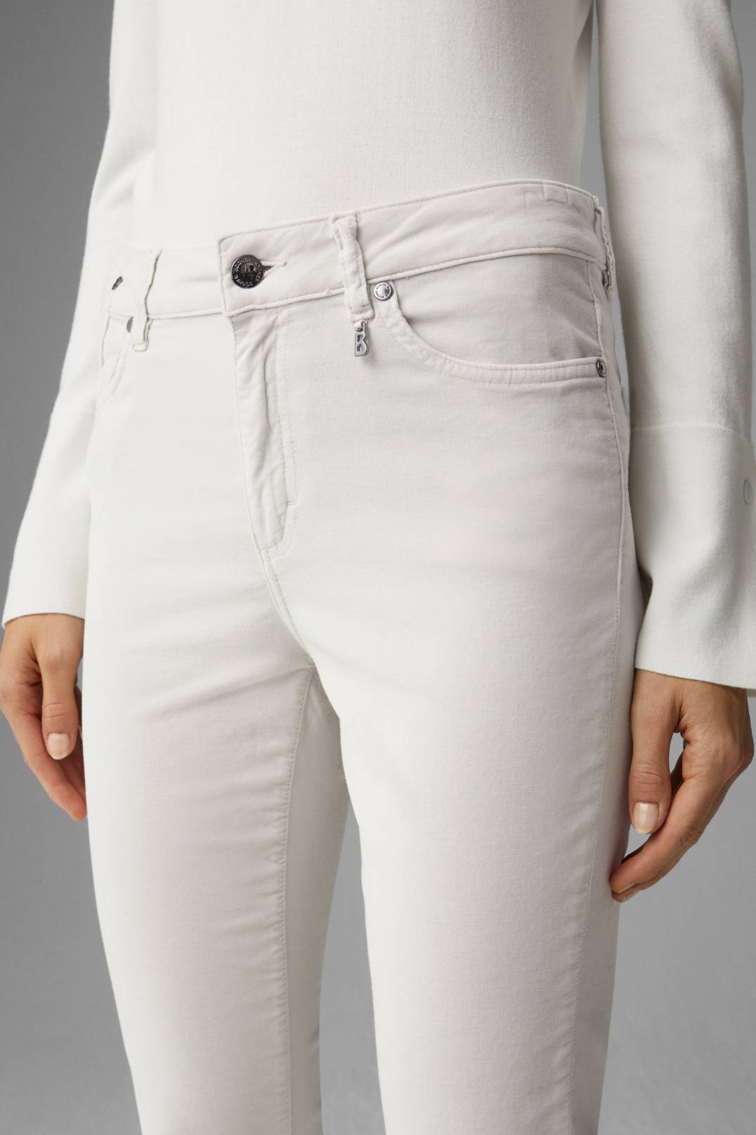 JULIE 7/8 TROUSERS IN OFF-WHITE - 6
