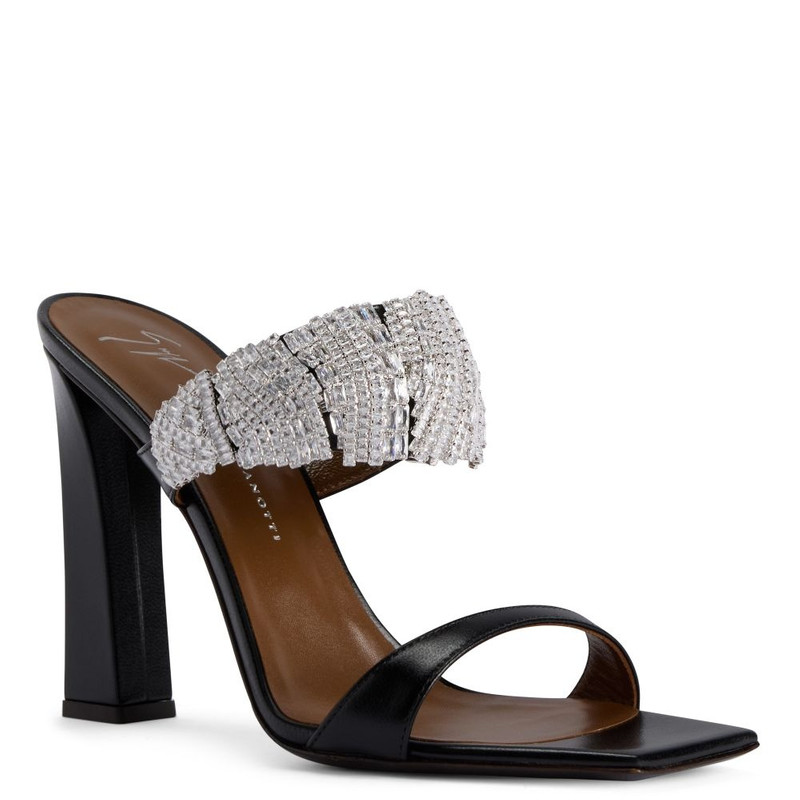 Giuseppe Zanotti Tiara 105 outlook