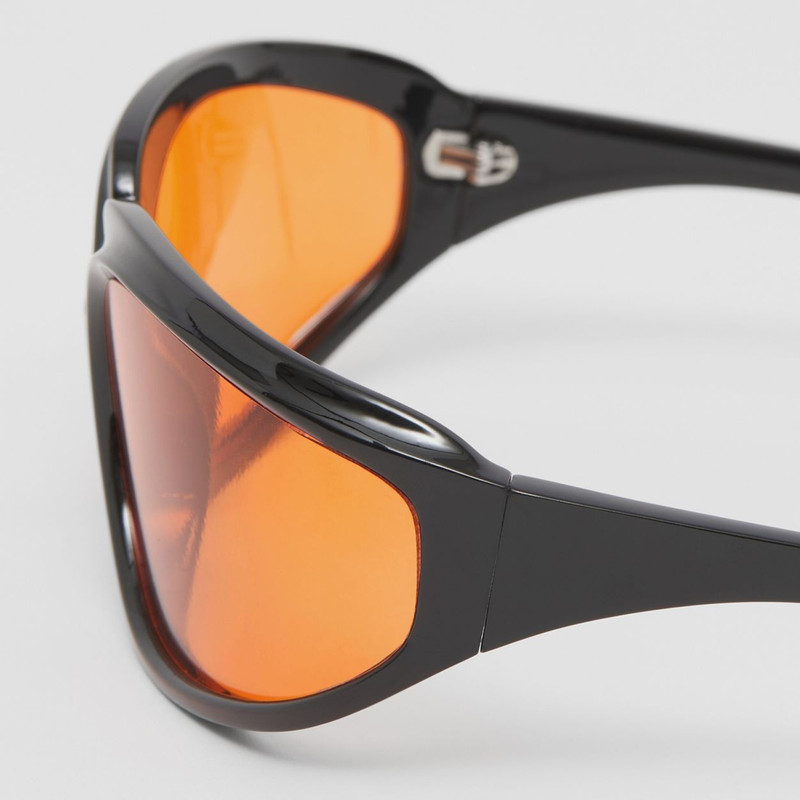 Burberry Oval Frame Sunglasses outlook