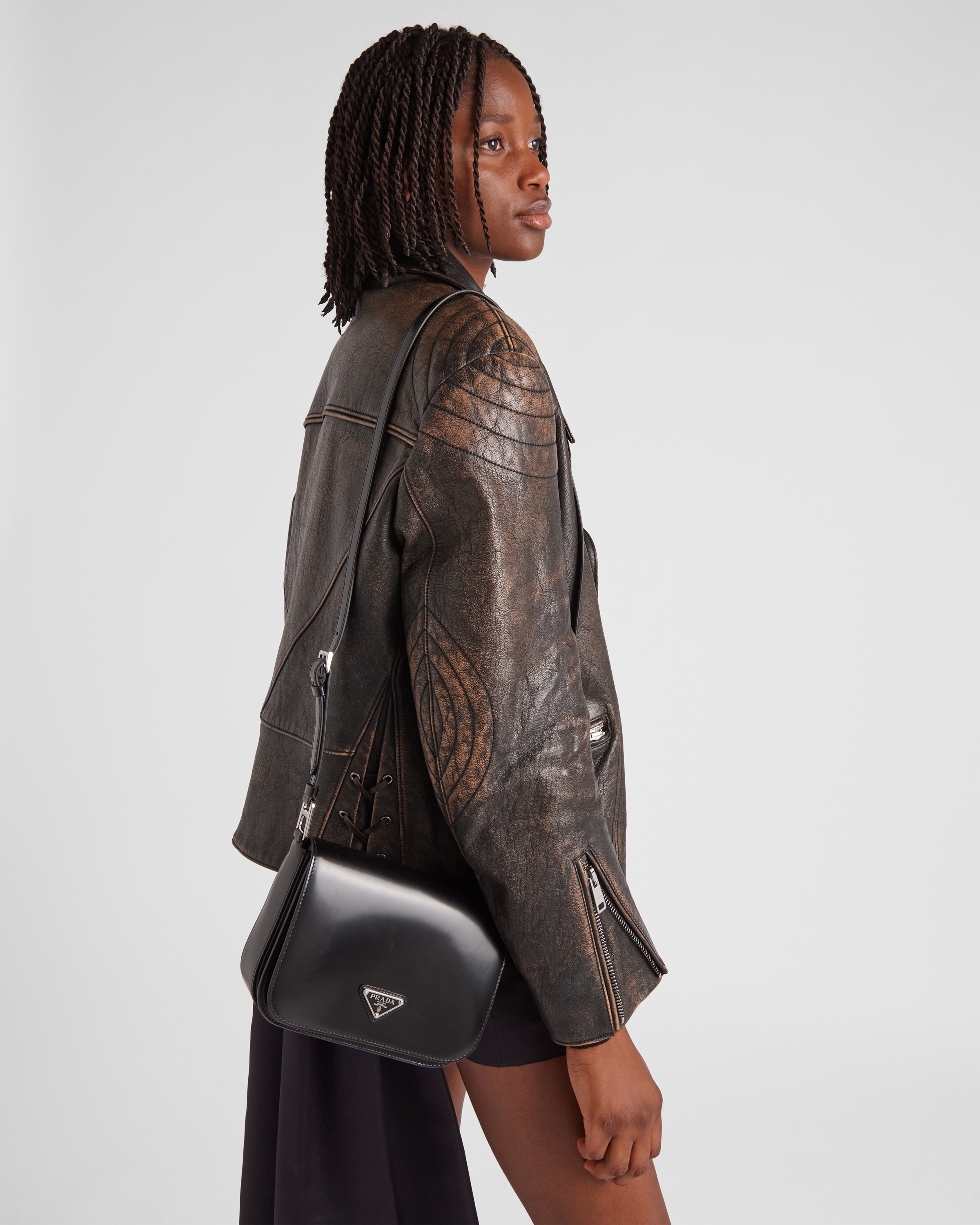 【PRADA】BRUSHED SHOULDER BAG Prada Brushed leather shoulder bag | REVERSIBLE