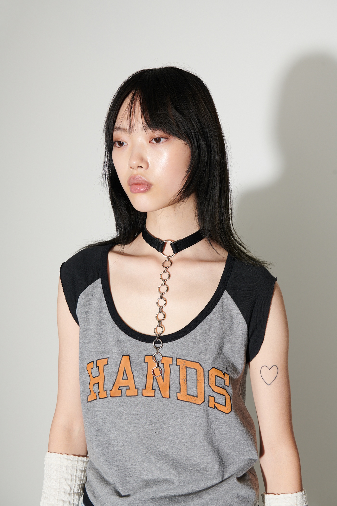 Deep Neck Shortsleeve University Of Hands Print - 4