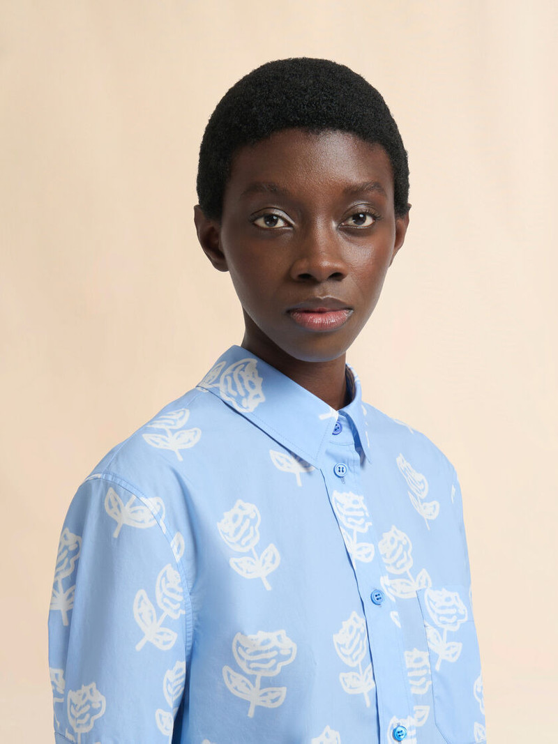 LIGHT BLUE POPLIN SHORT-SLEEVE SHIRT WITH SPRAYED ROSES PRINT 4