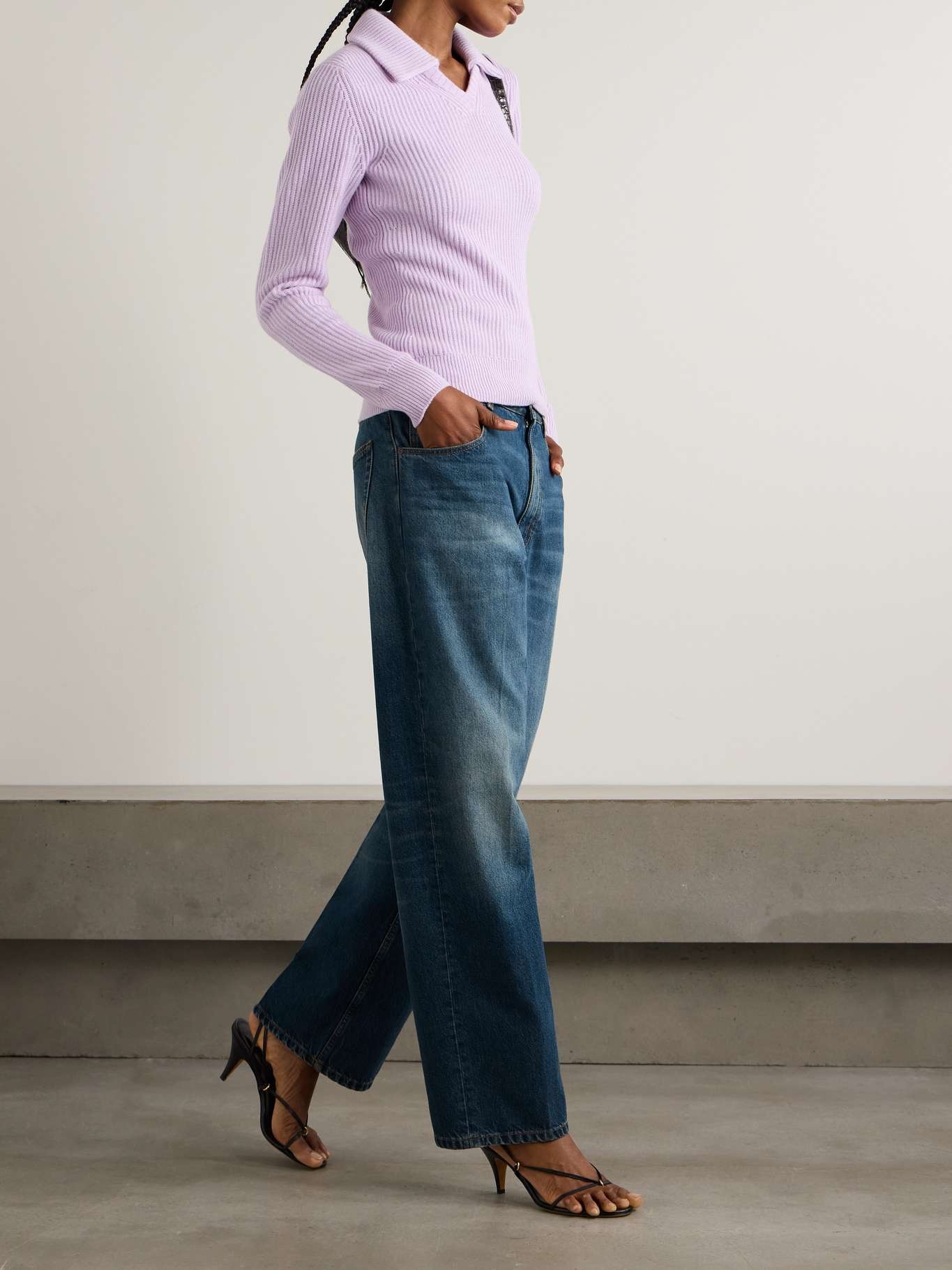 Victoria Beckham レギュラーフィットズボン グレー SS25 landscape-1460743559-hbz-vb-