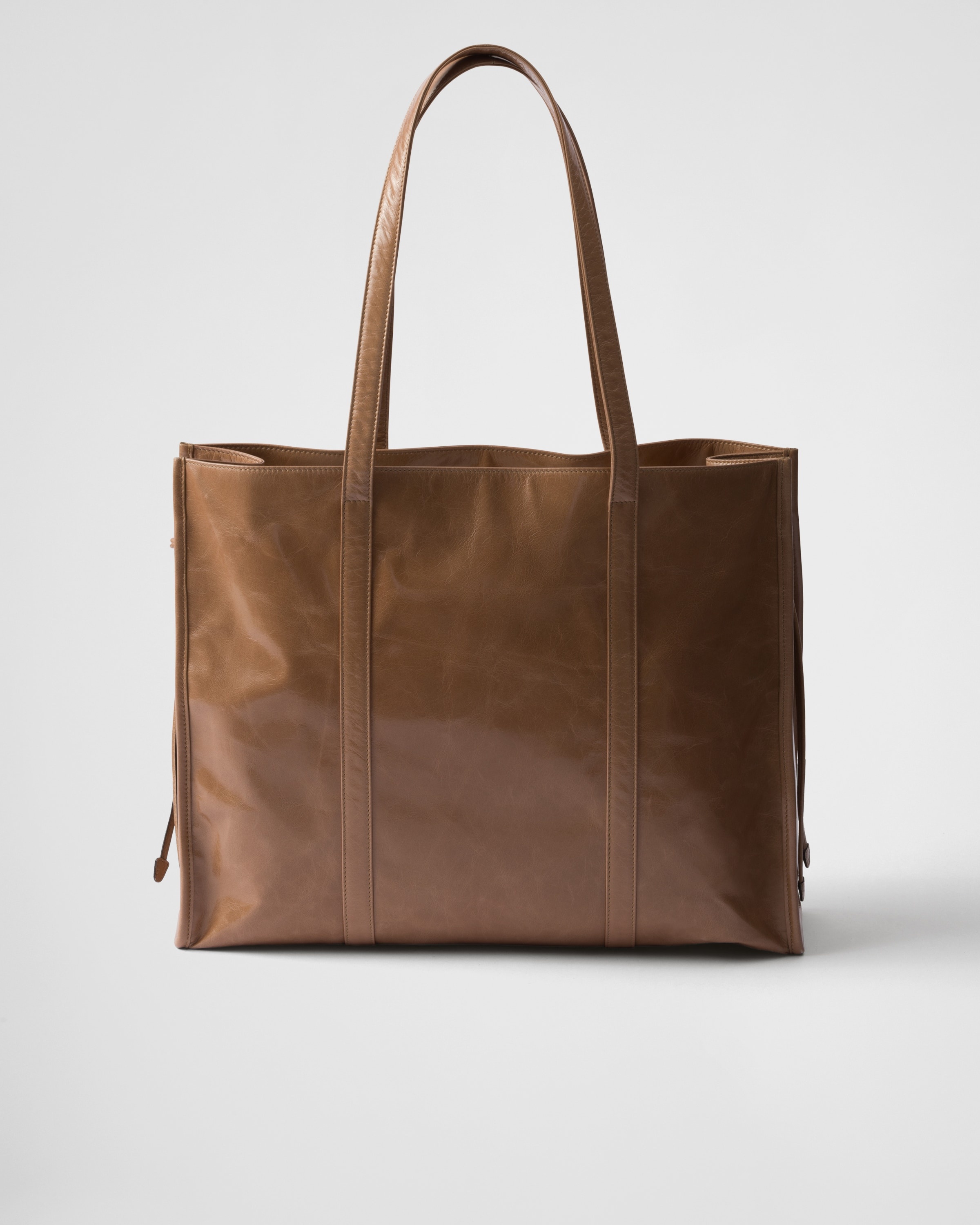 トートバッグ PRADA LARGE SHOPPING BAG IN RADICA COLOUR LEATHER Prada Large leather tote bag | REVERSIBLE
