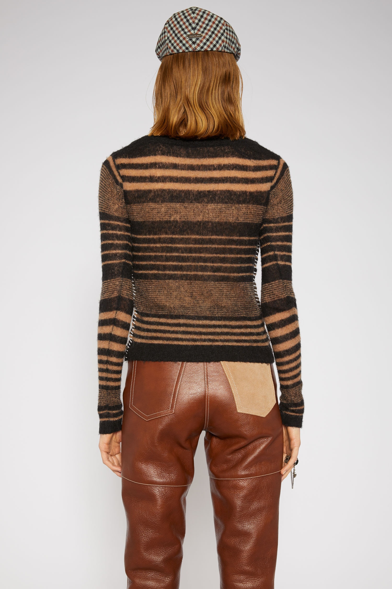 Scoop-neck striped sweater black/camel - 4