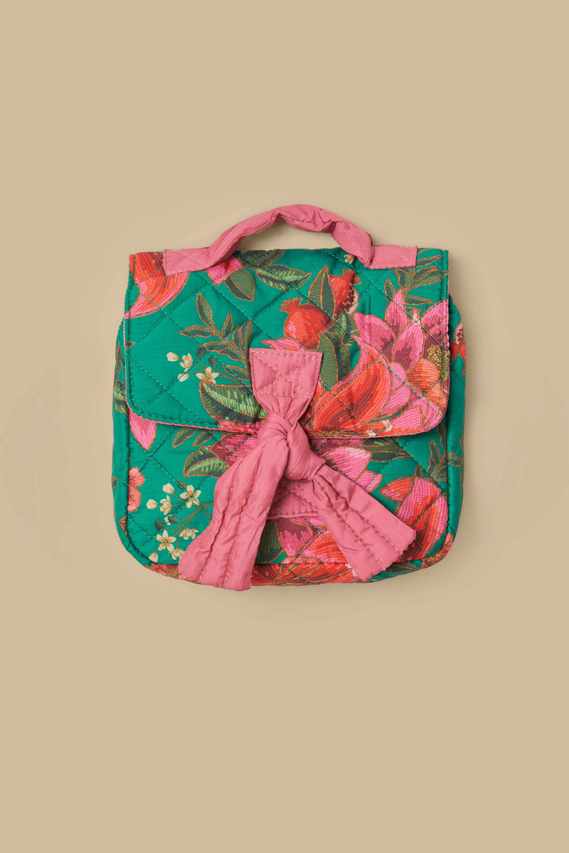 FARM RIO Summer Fruit Carry The Sun Pouch outlook