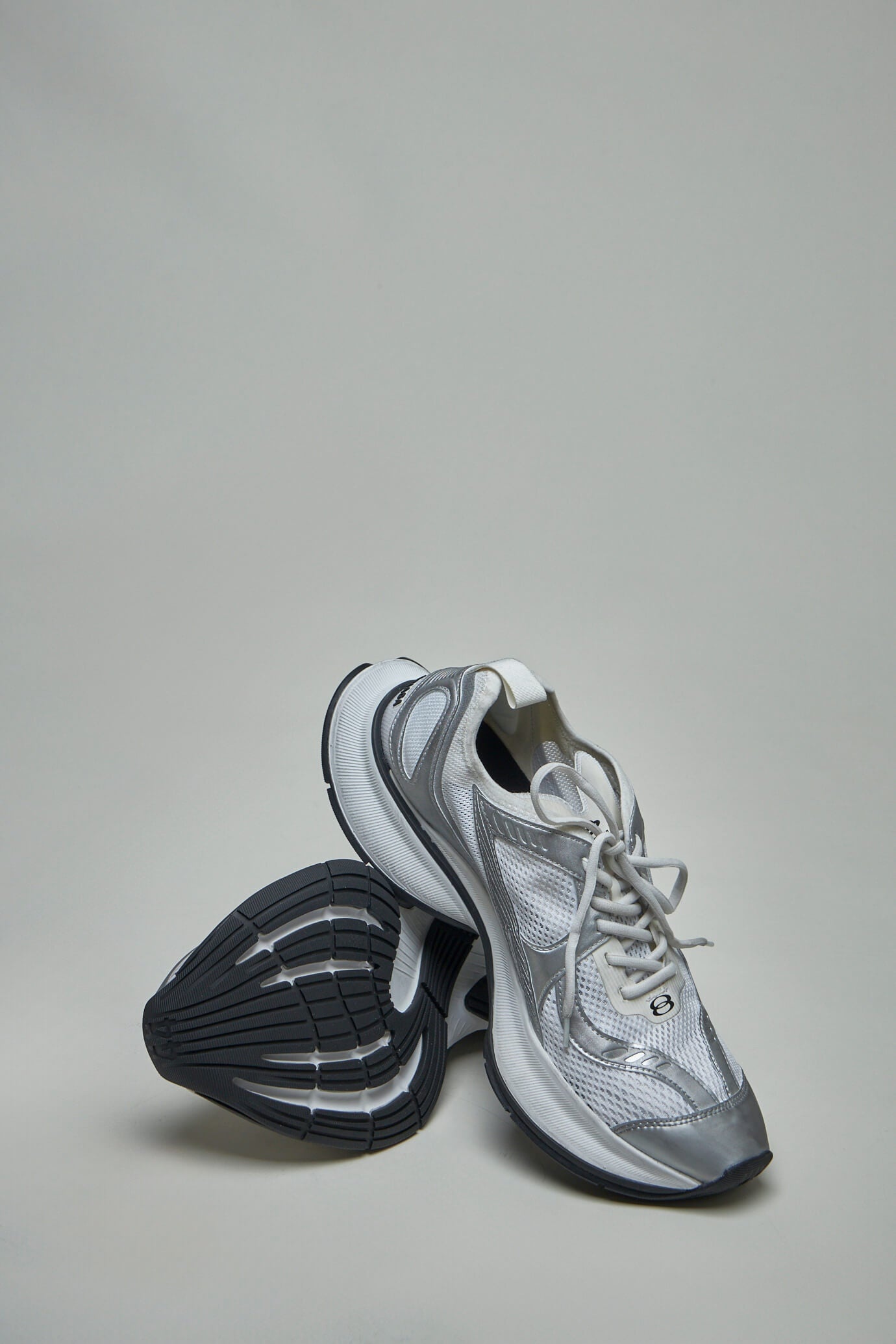 BALENCIAGA Circuit Sneaker | labelsfashion | REVERSIBLE