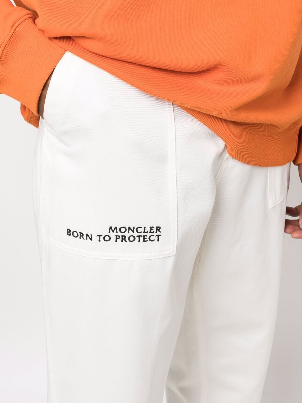 slogan-embroidered cotton tapered trousers - 5