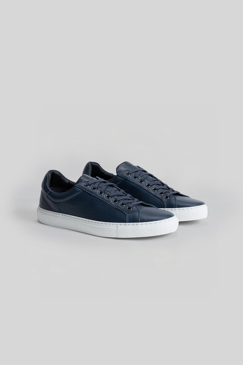 ROBERT BARAKETT Terrence Sneaker outlook