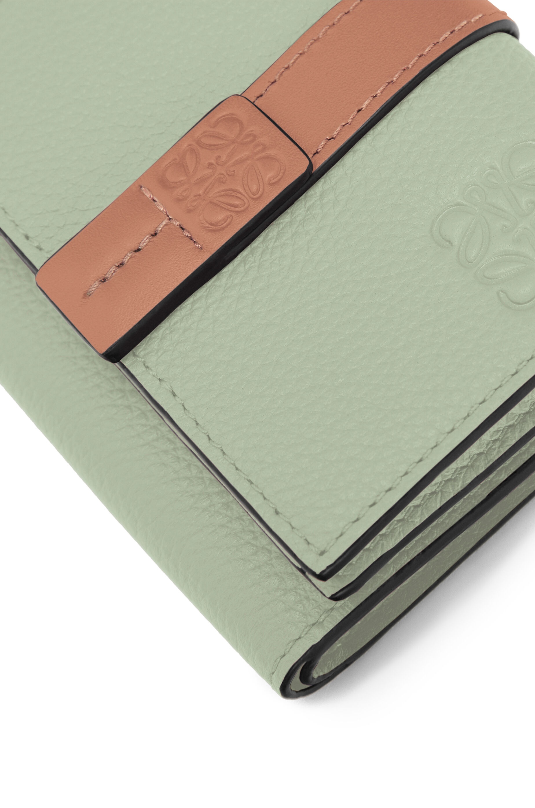 Trifold wallet in soft grained calfskin - 5
