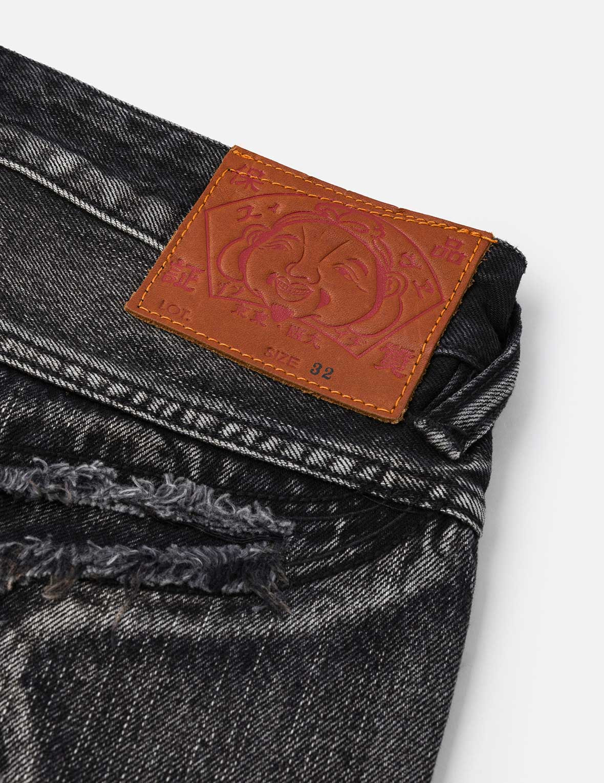 Distressed Daicock Print Fashion Fit Denim Shorts - 10