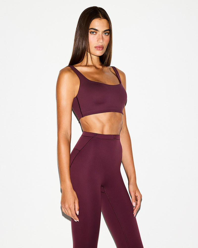 NikeSKIMS Matte Women's Scoop-Neck Bra 3