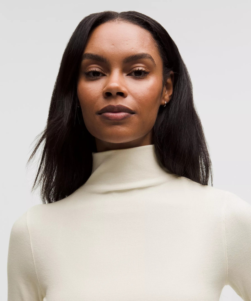 Hold Tight Long-Sleeve Turtleneck 4