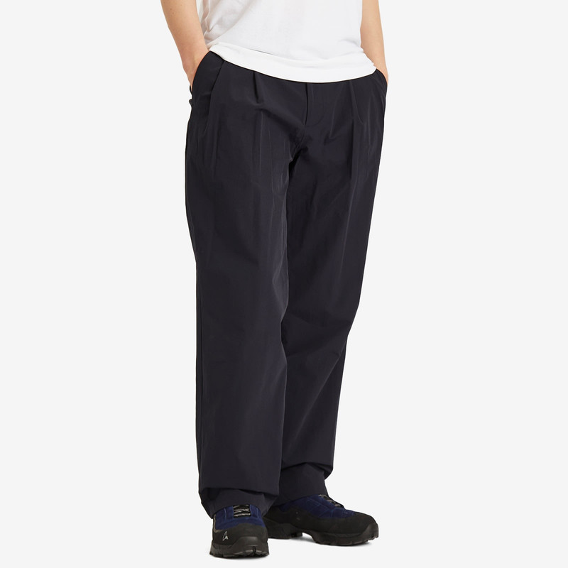 Norse Projects Benn Light Travel Trousers 2