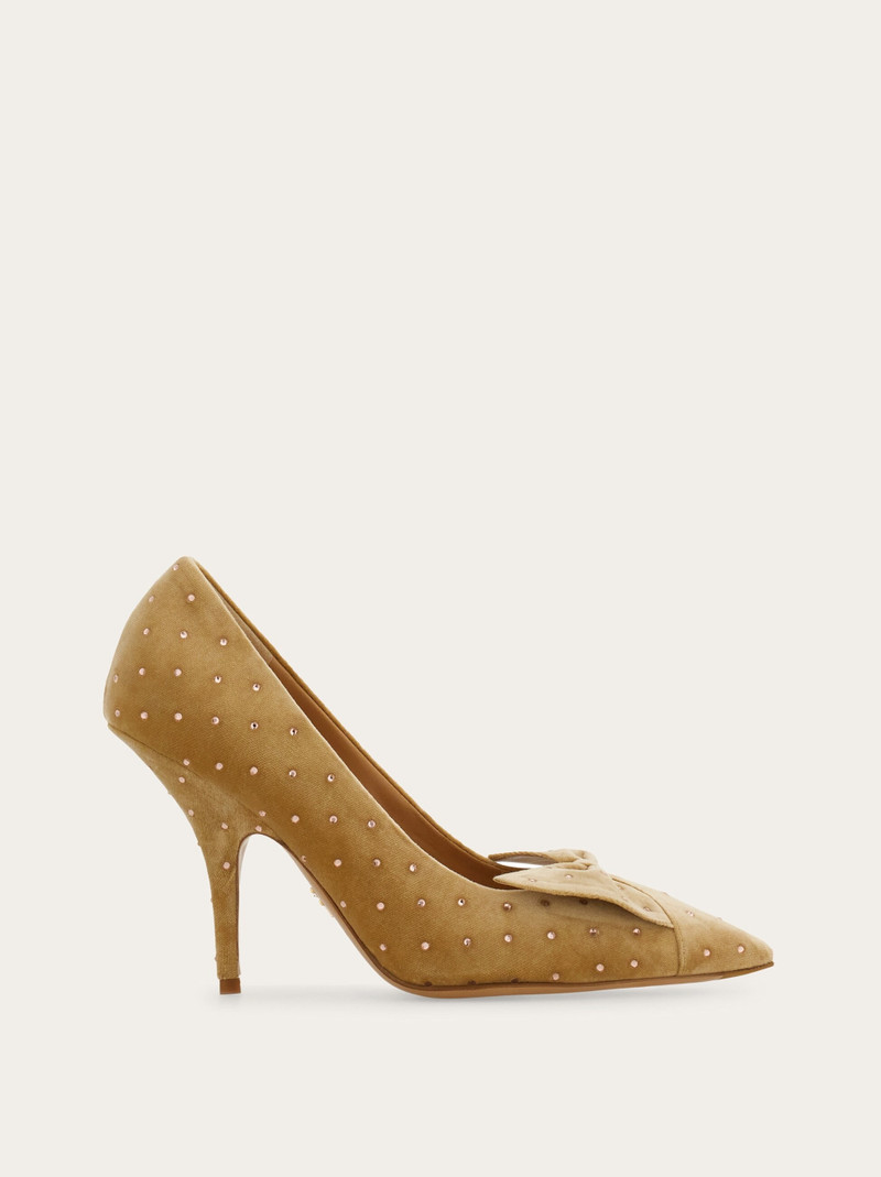 Mid heel pump with bow detail 1