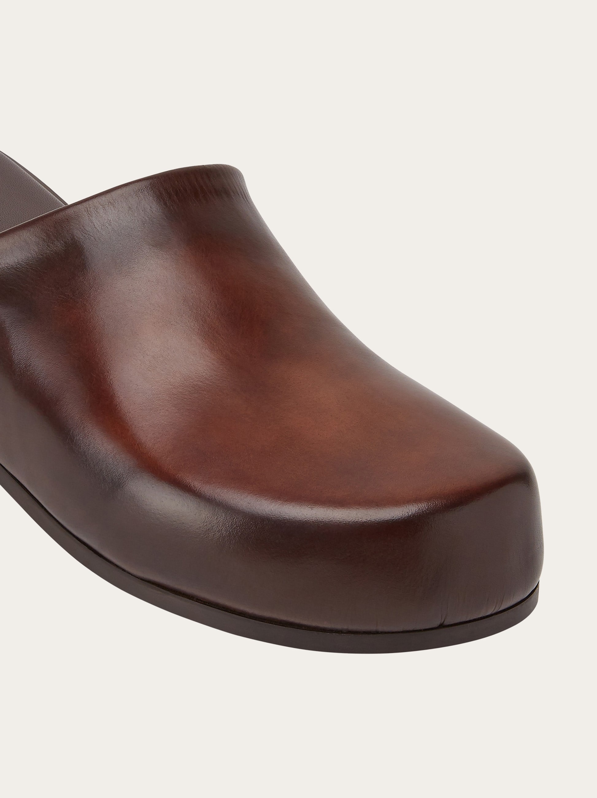 Round toe mule - 6