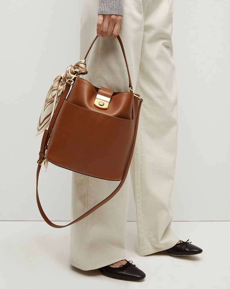 LARGE CREST LOCK BUCKET BAG 7