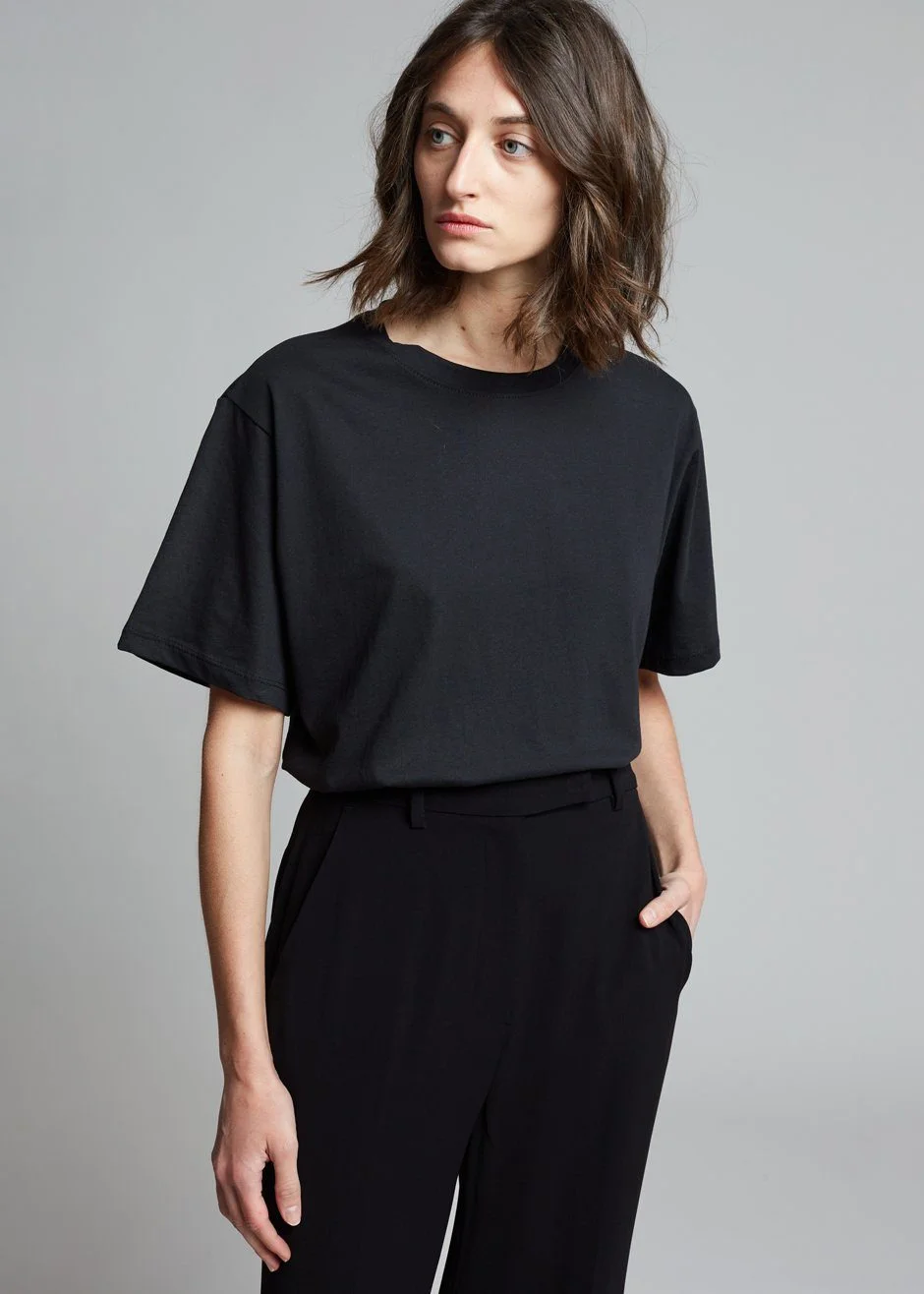 Lilou Simple Tee - Black - 1