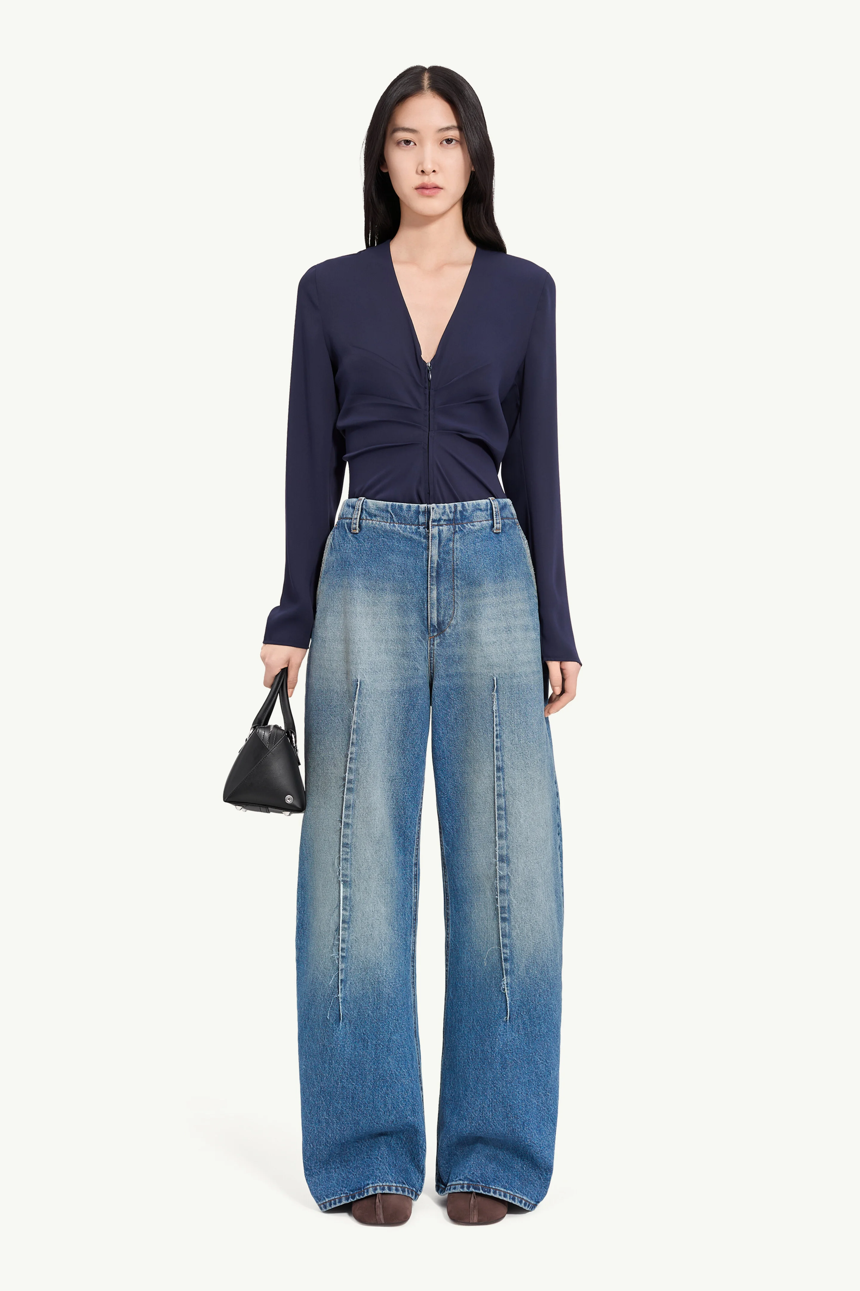 Barrel-leg jeans - 1