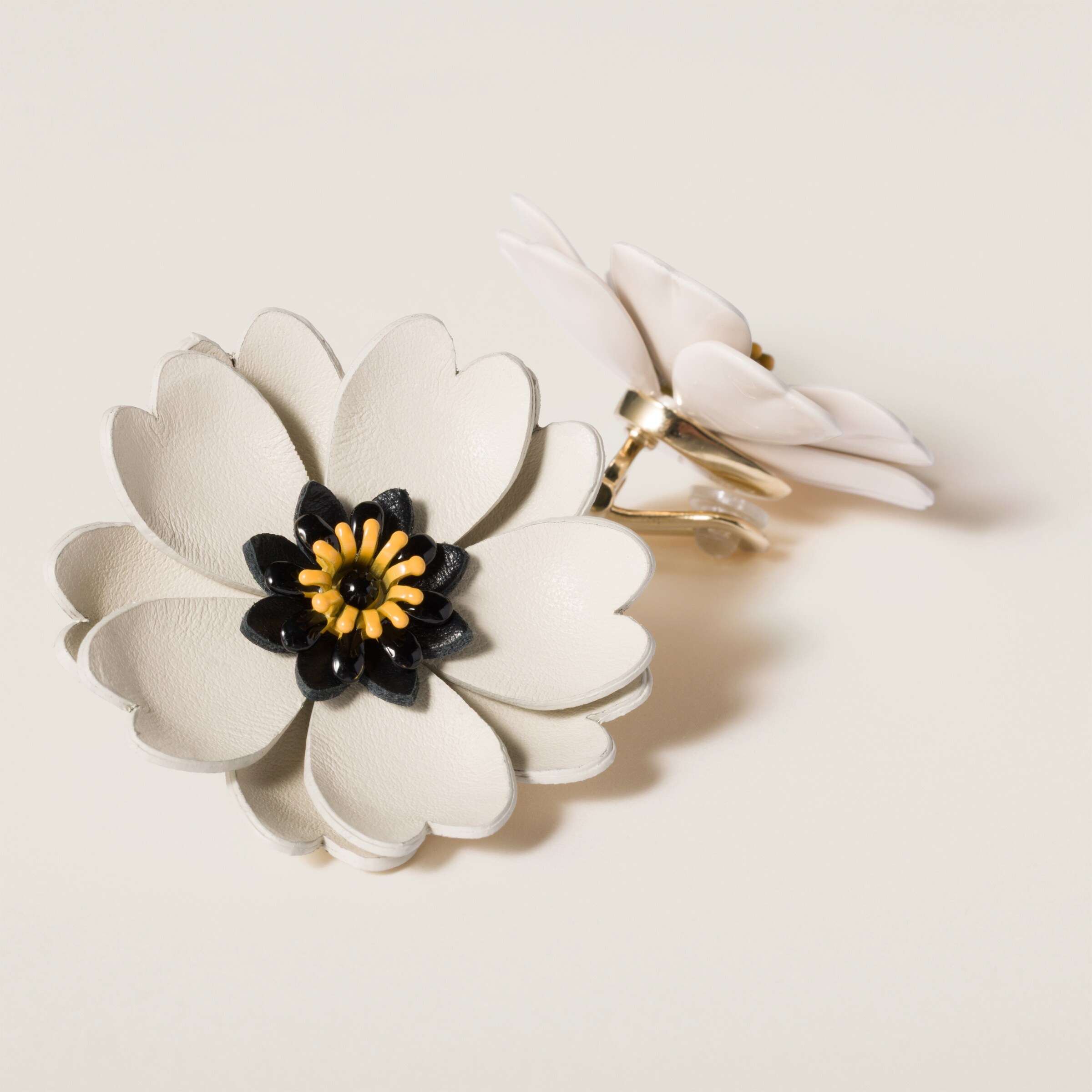 Metal and leather earrings - 3