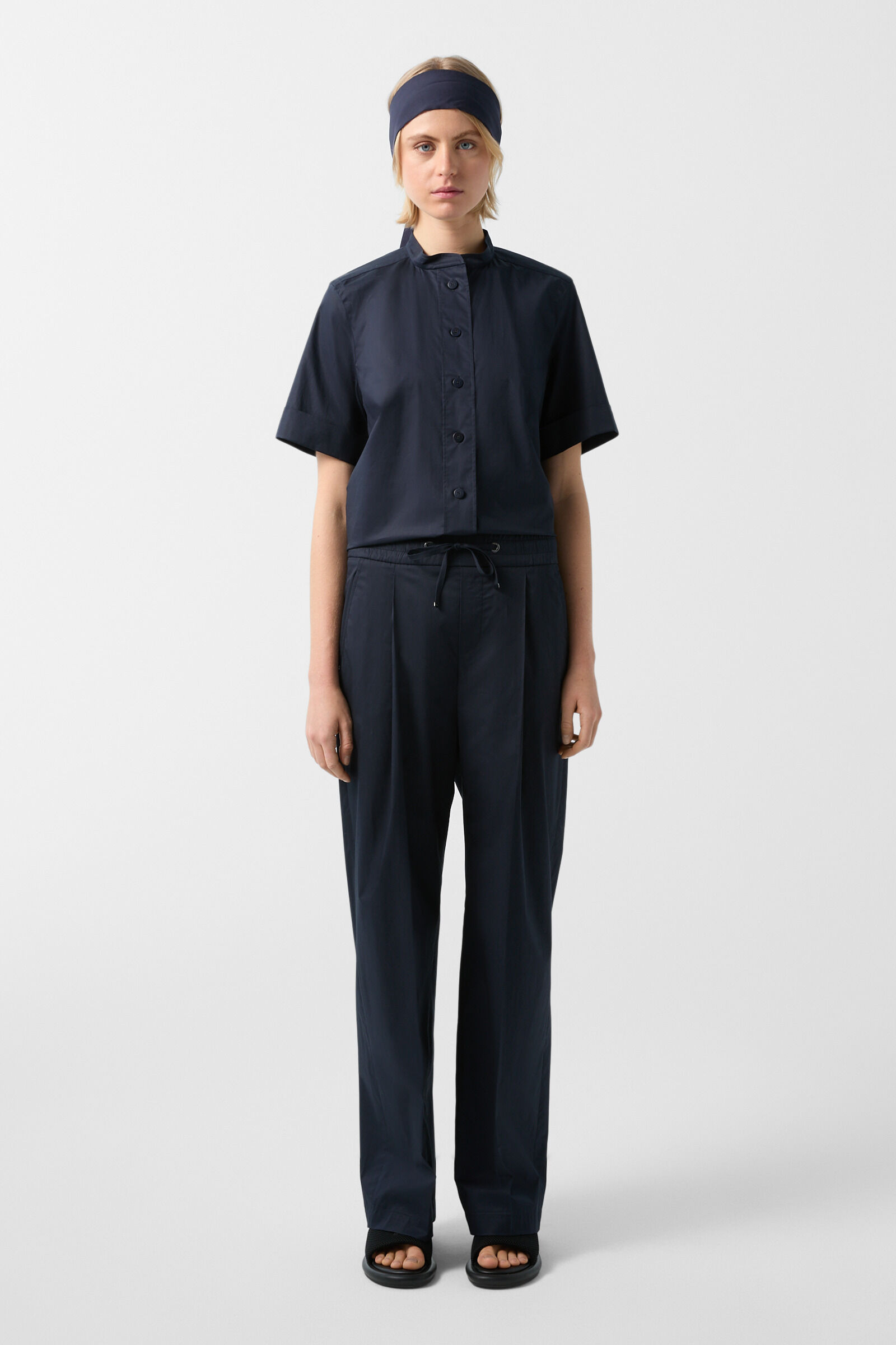Pleated trousers Ella in Navy blue - 4
