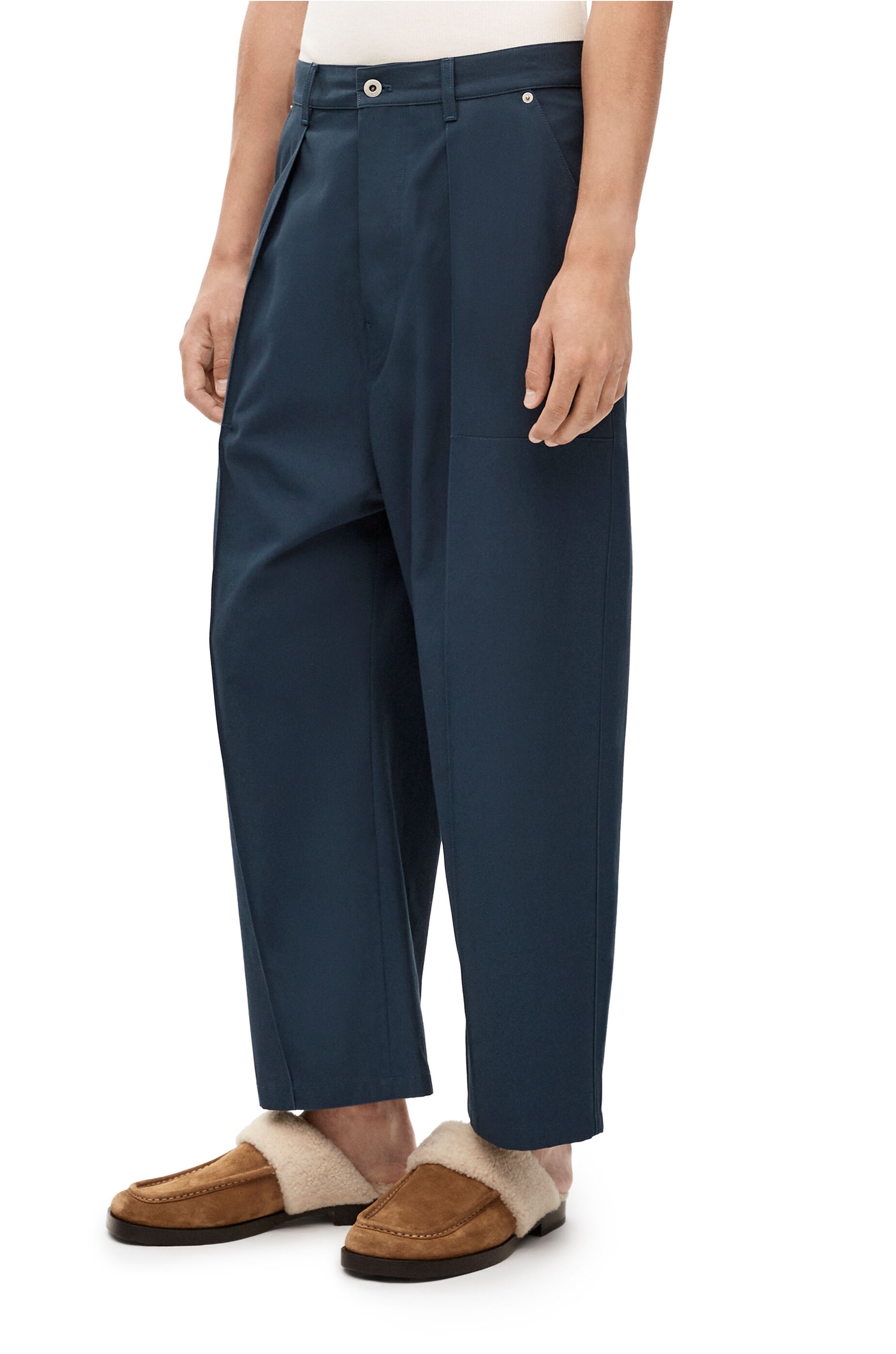 Low crotch trousers in cotton - 3