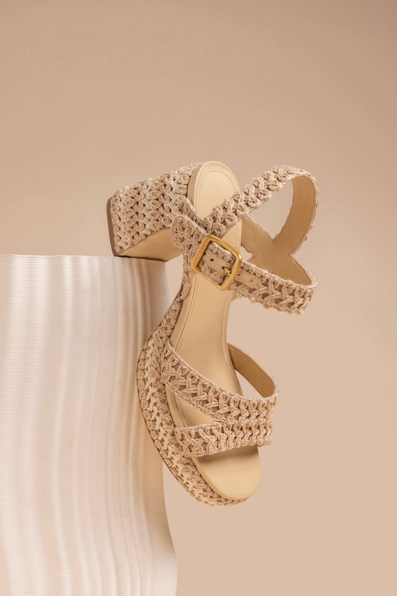Larroudé Jolene Low Sandal Natural Crochet outlook
