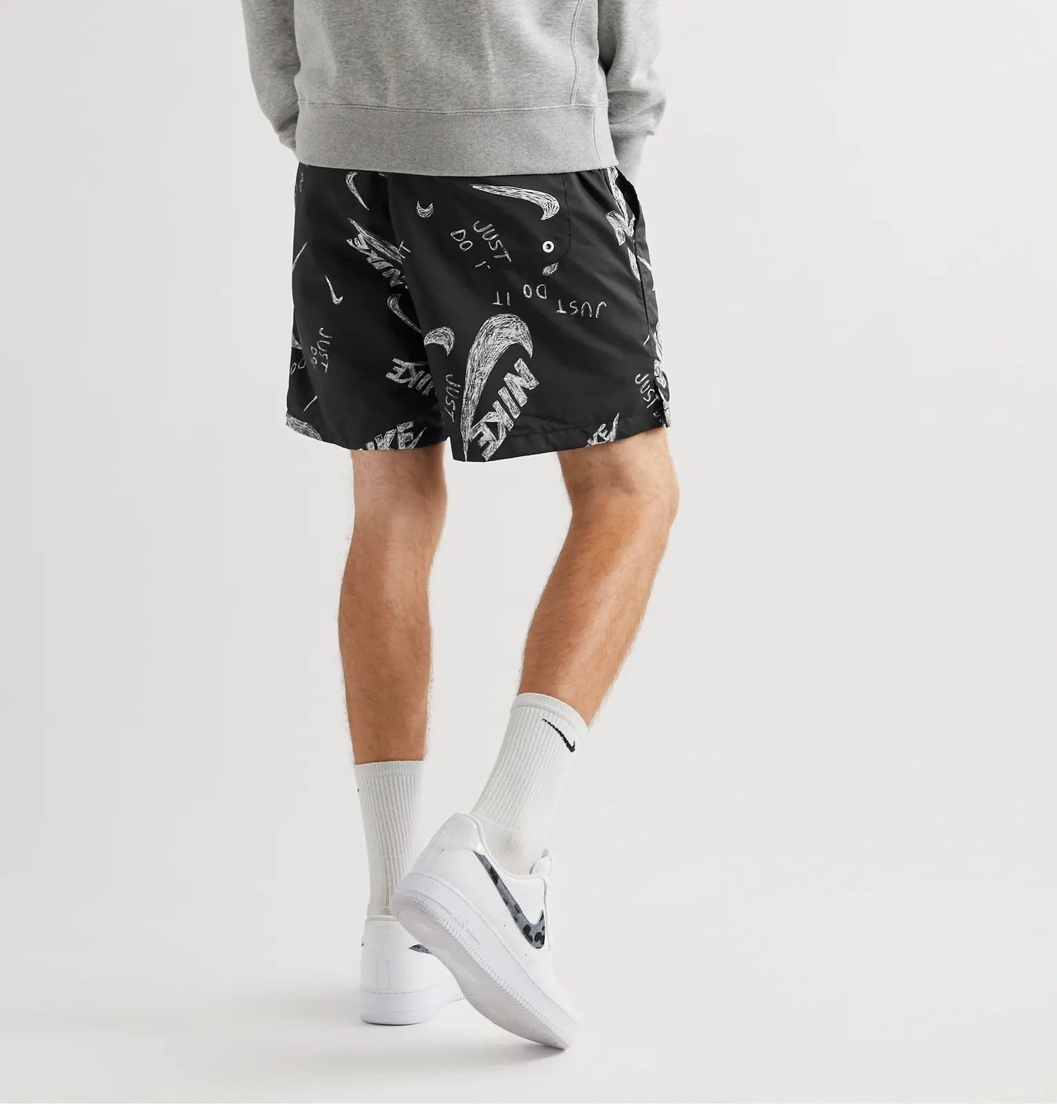 Logo-Print Shell Shorts - 4