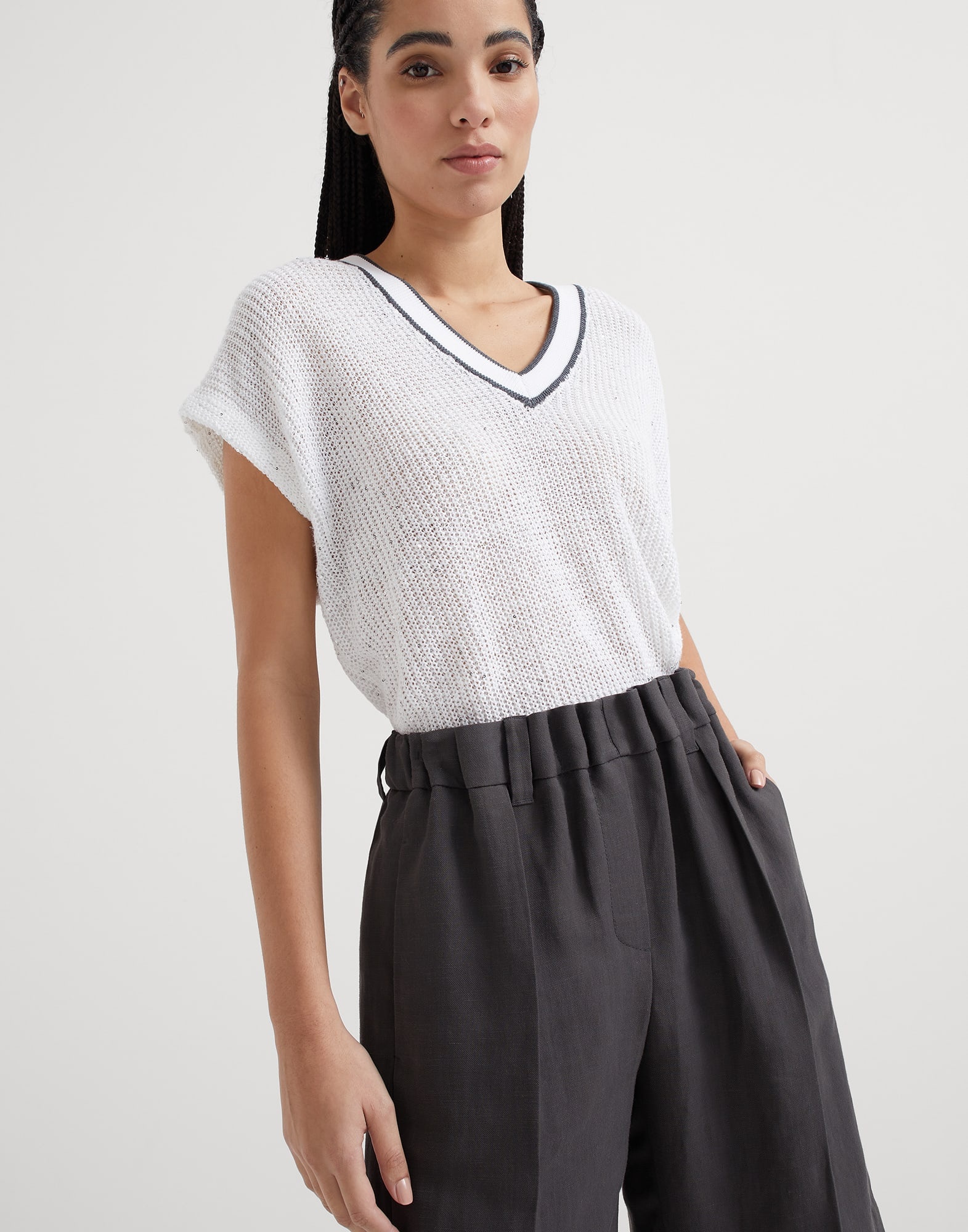 Viscose and linen fluid twill gathered waist Bermuda shorts - 3