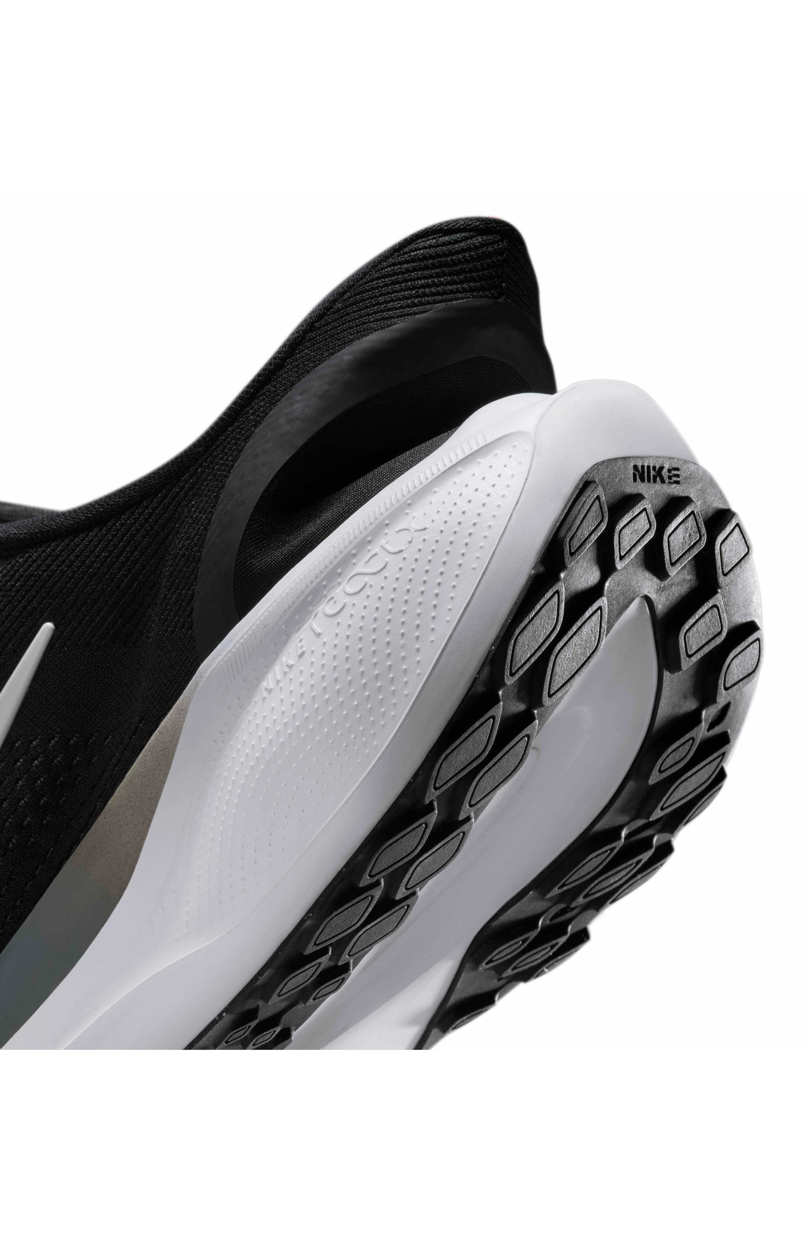 Nike Pegasus EasyOn Running Shoe in Black/Anthracite/Photon Dust at Nordstrom - 8