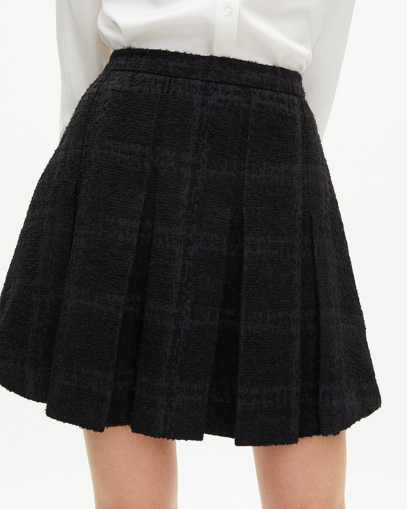 SHORT NAVY PLEATED SKIRT 5