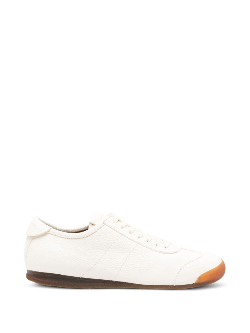 round toe sneakers 1