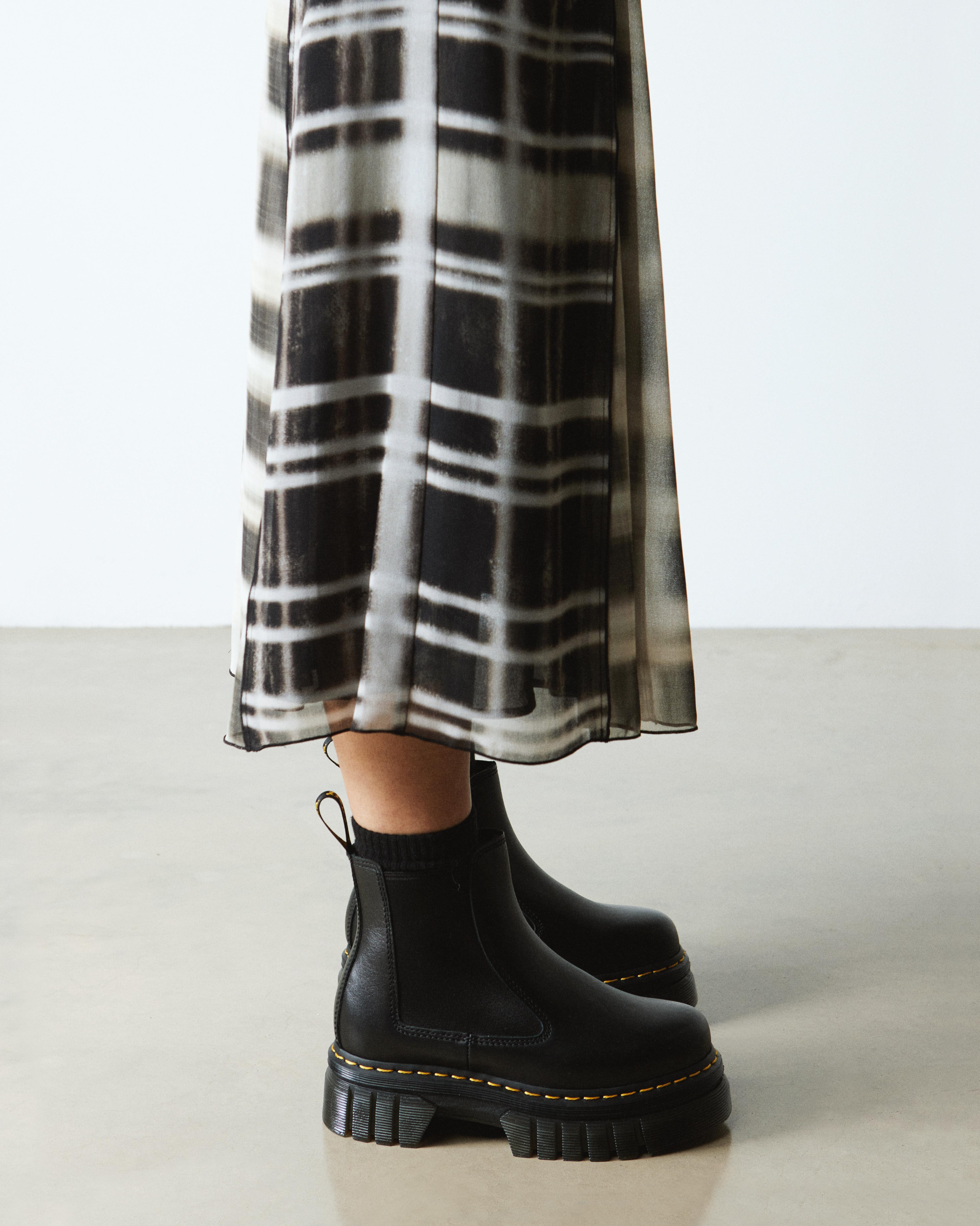 Audrick Nappa Leather Platform Chelsea Boots - 6