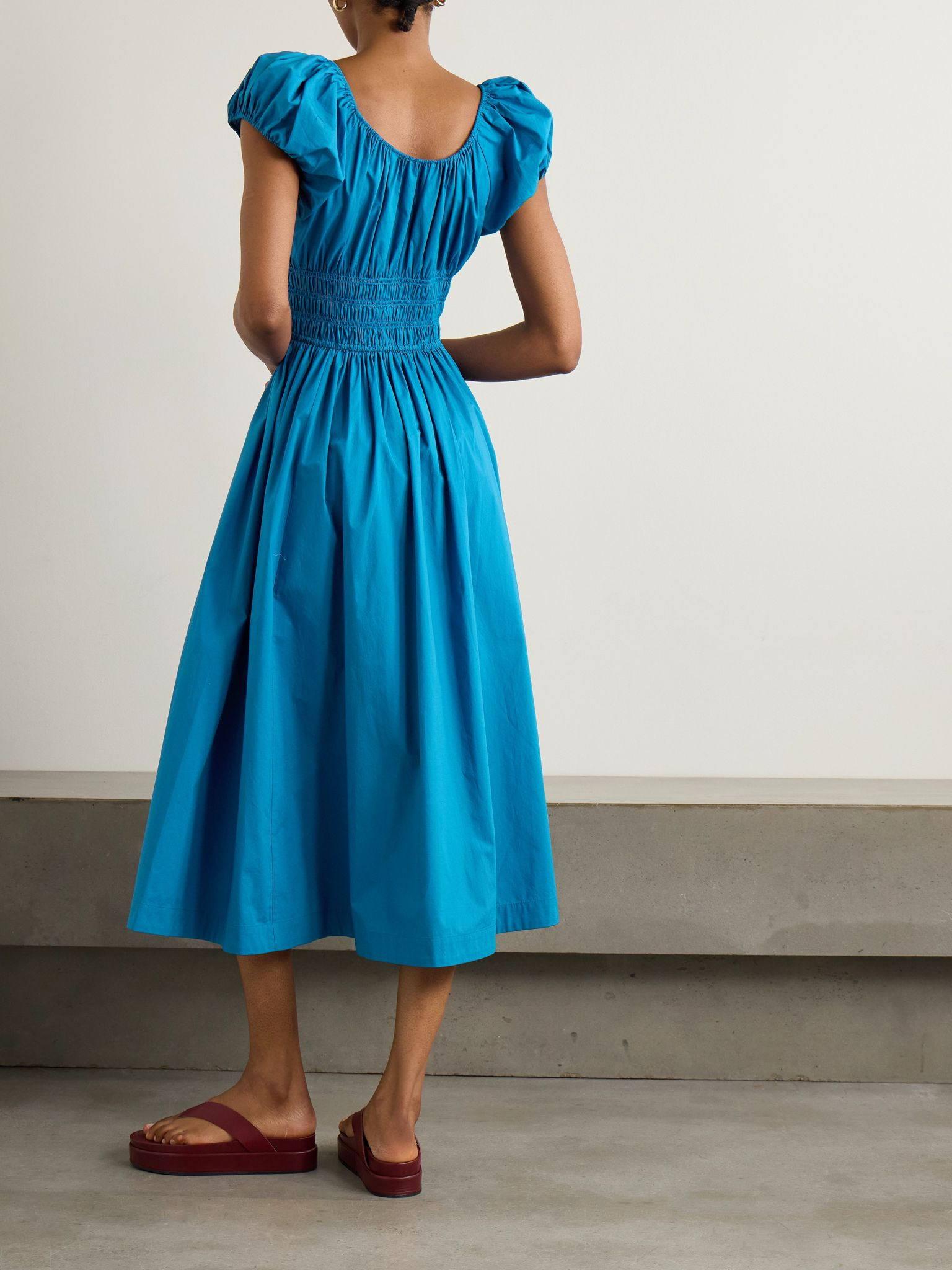 Quinn tie-detailed shirred cotton-poplin midi dress Cobalt blue - 3