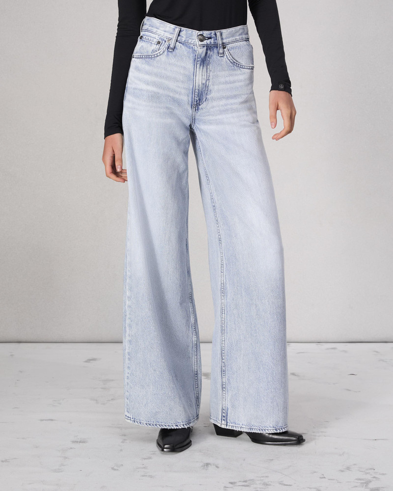 rag & bone Featherweight Sofie Wide-Leg - Kierra
High-Rise Featherweight Jean outlook