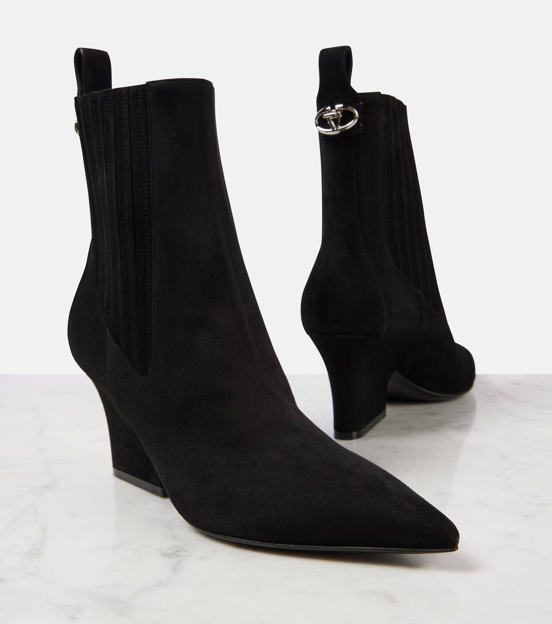 VLogo Lockette suede ankle boots - 5